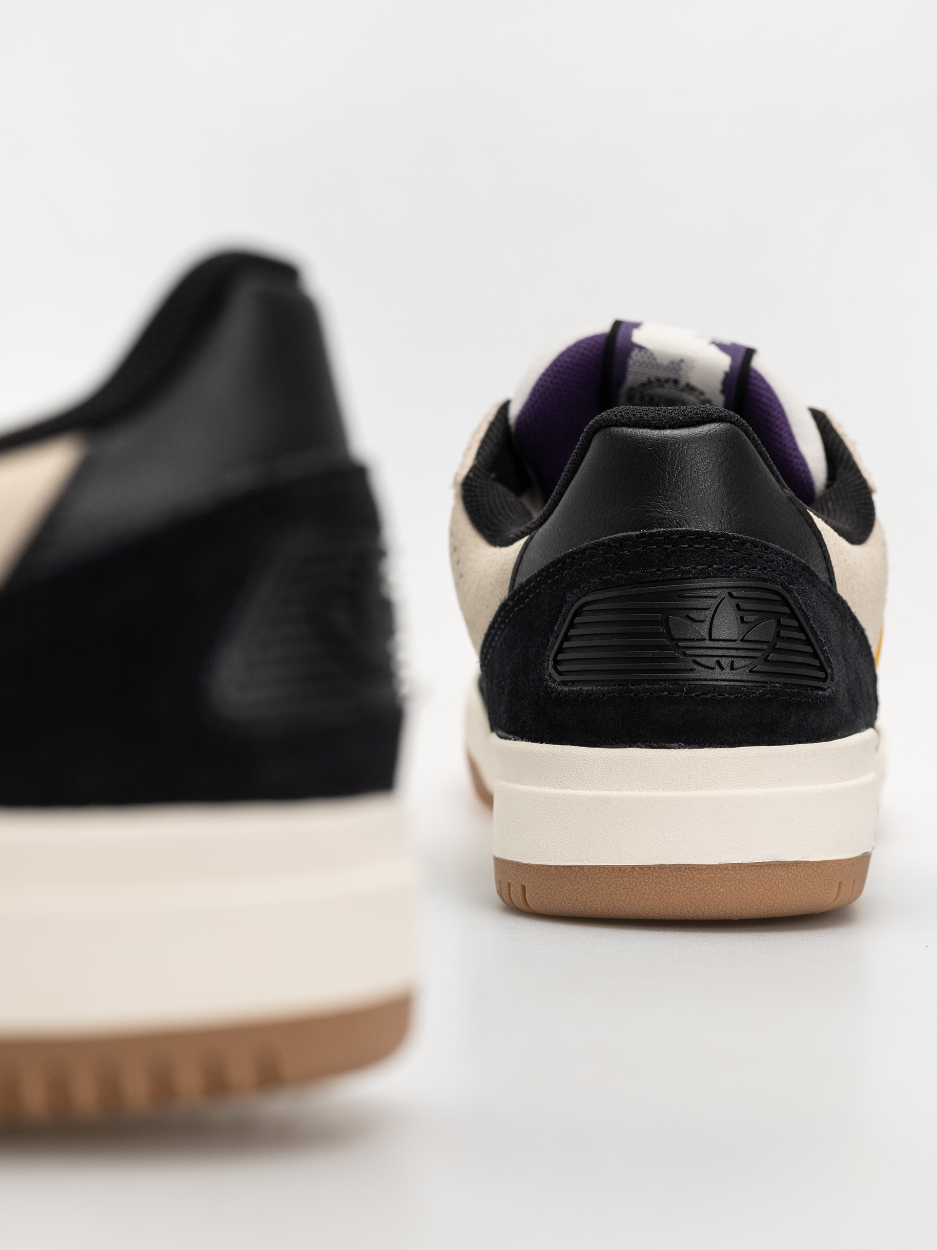 Topánky adidas Tekkira Cup (crewht/owhite/crewht)