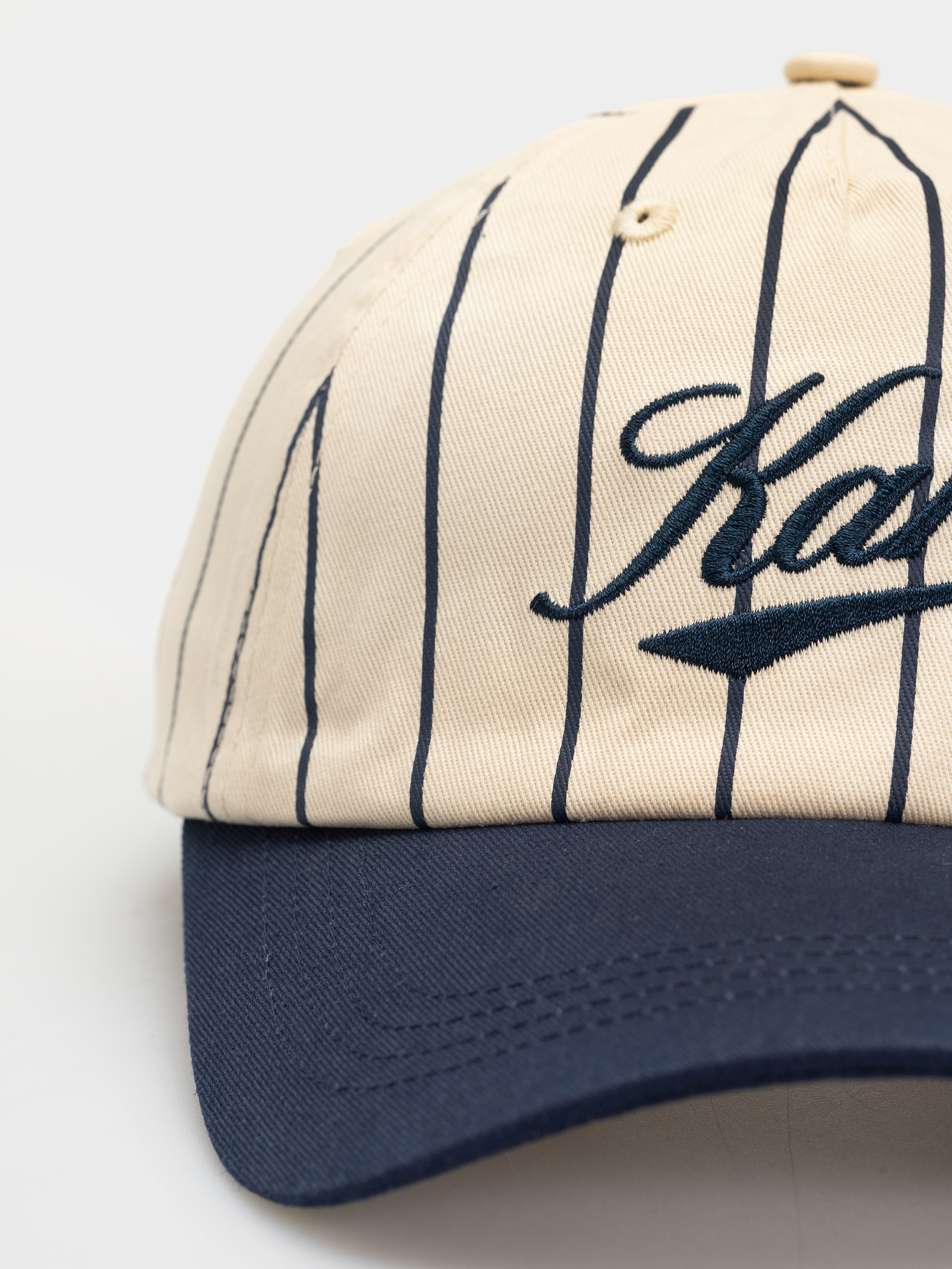 Šiltovka Karl Kani Cursive Varsity Pinstripe Baseball (white)