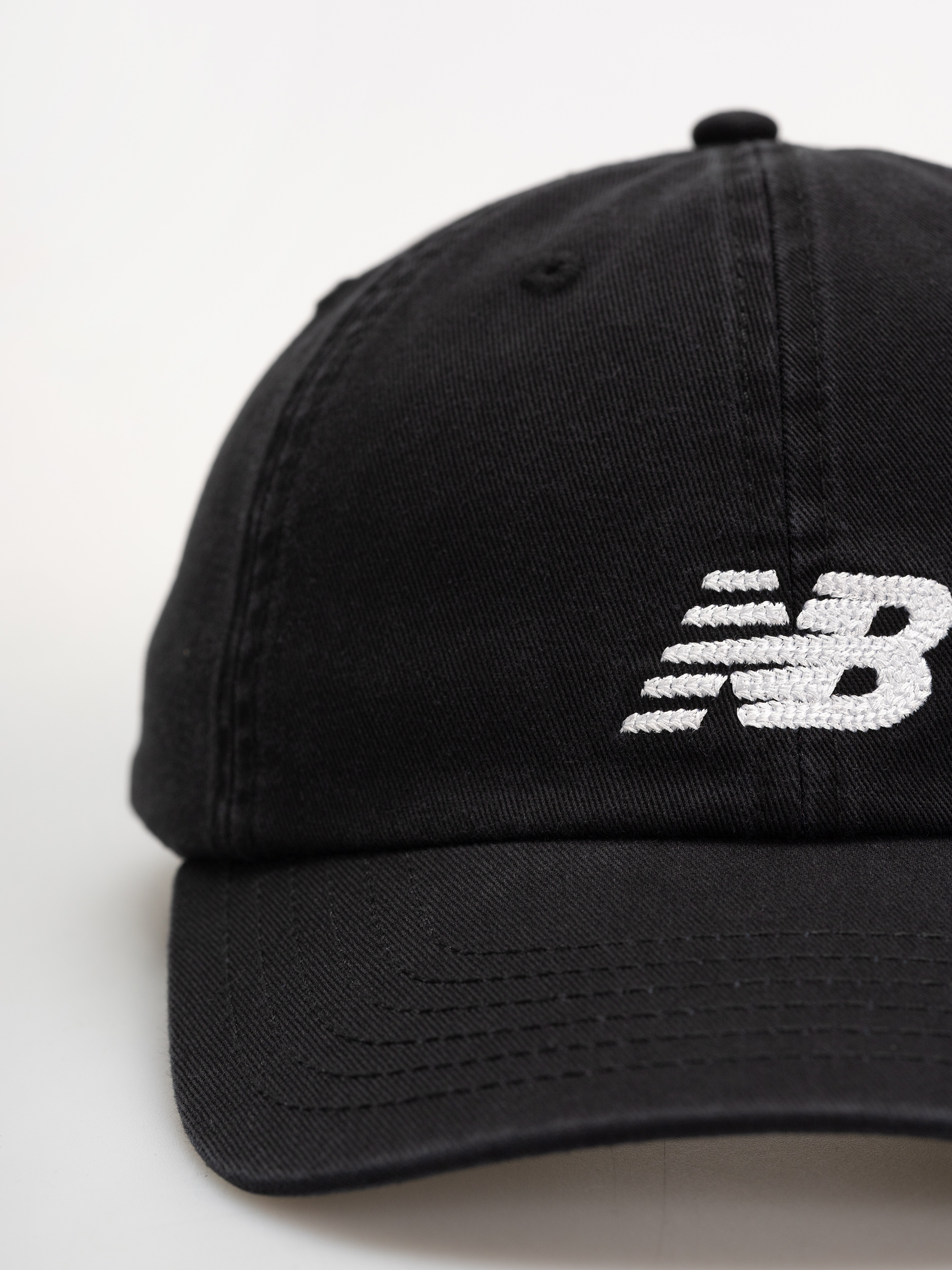 Šiltovka New Balance 6 Panel Chain Stitch Logo (black)
