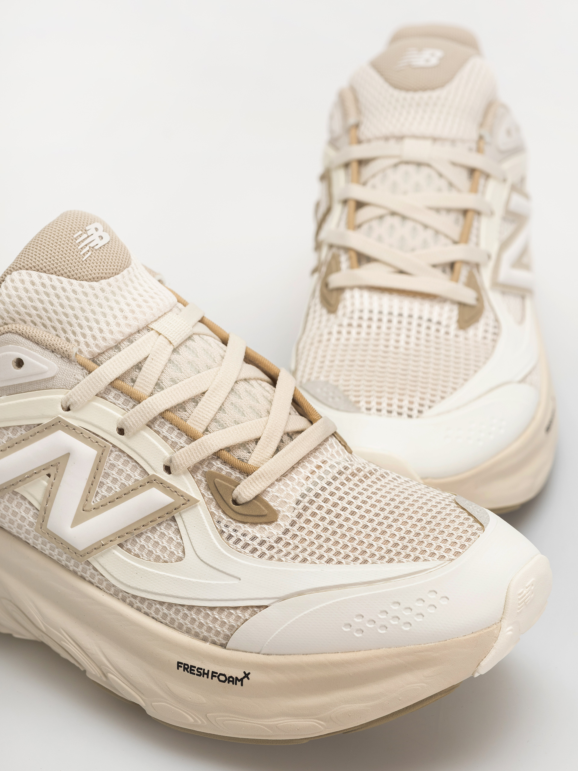 Topánky New Balance UTRN (linen/sea salt)