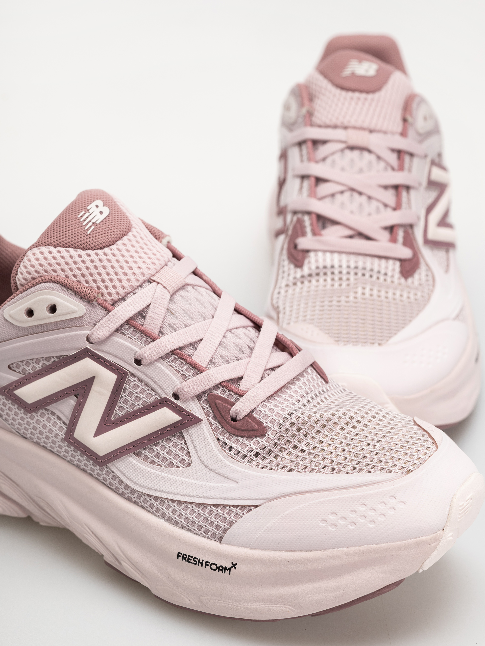 Topánky New Balance UTRN (stone pink/rosewood)