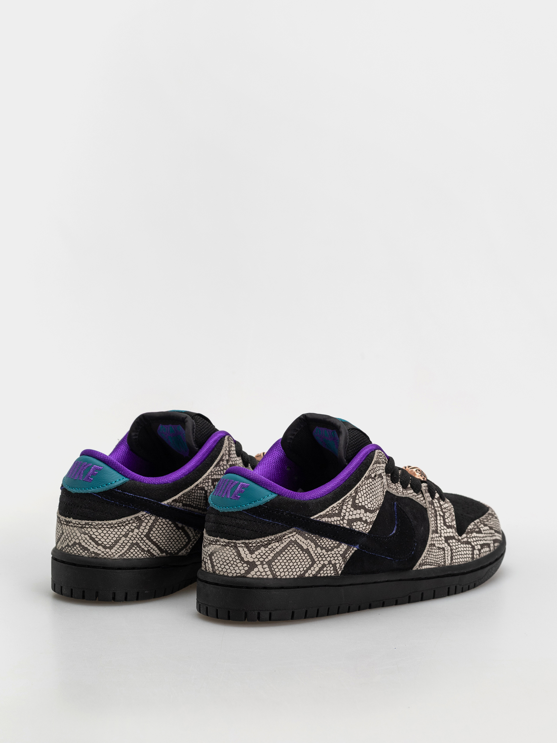 Topánky Nike SB Dunk Low Pro (string/black bright spruce fierce purple)