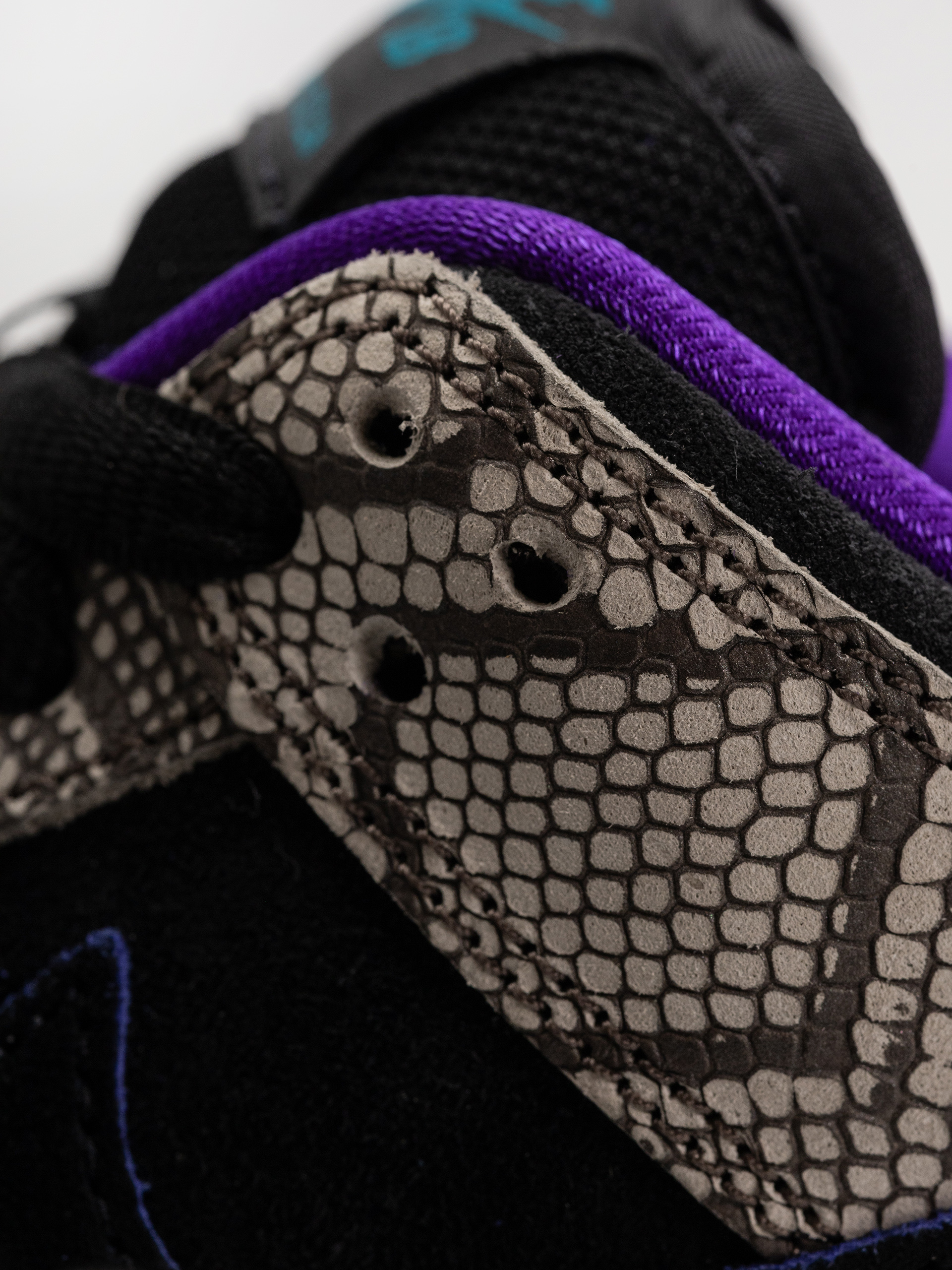 Topánky Nike SB Dunk Low Pro (string/black bright spruce fierce purple)