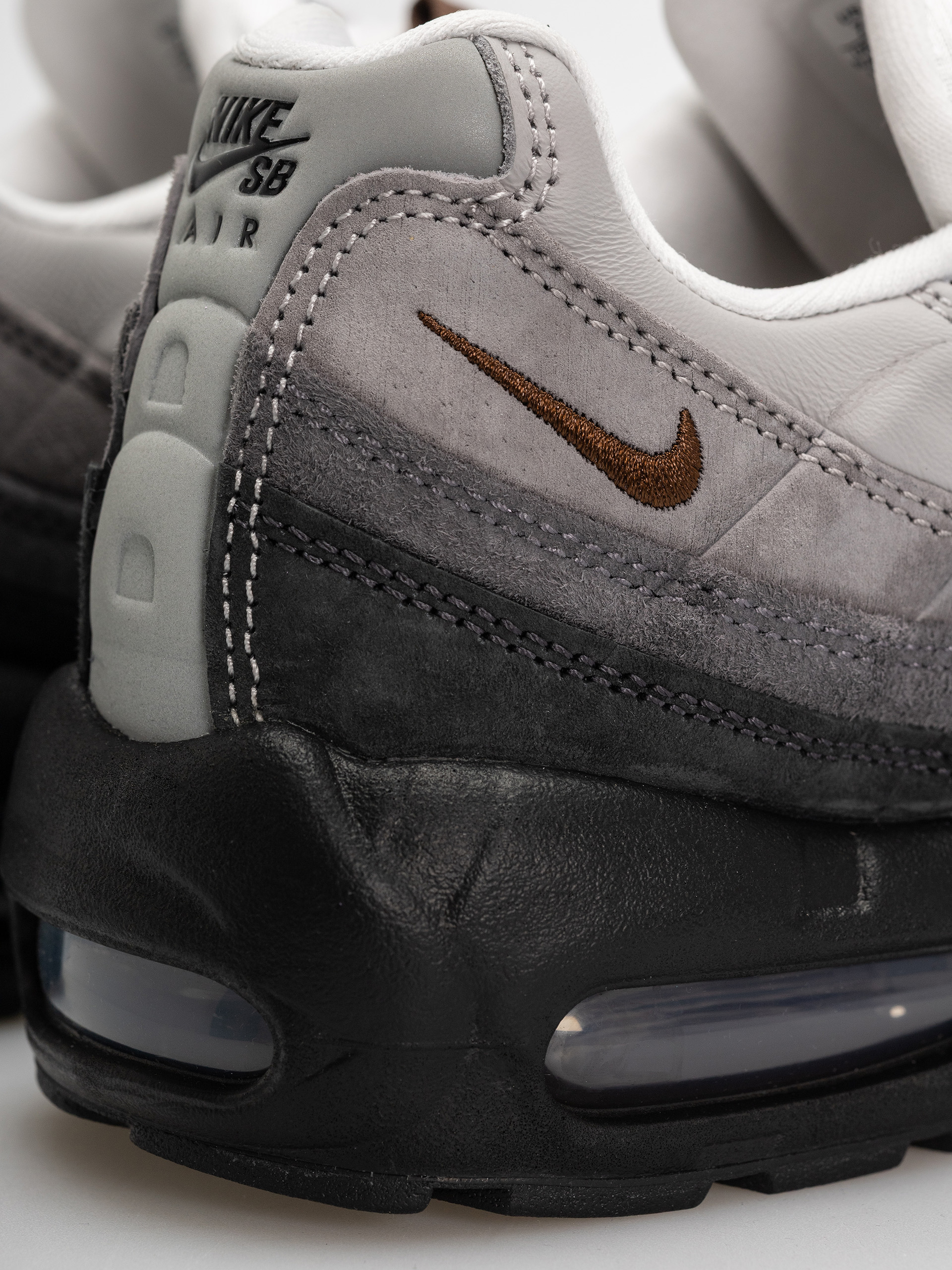 Topánky Nike SB Air Max 95 (black/cacao wow anthracite lt graphite)