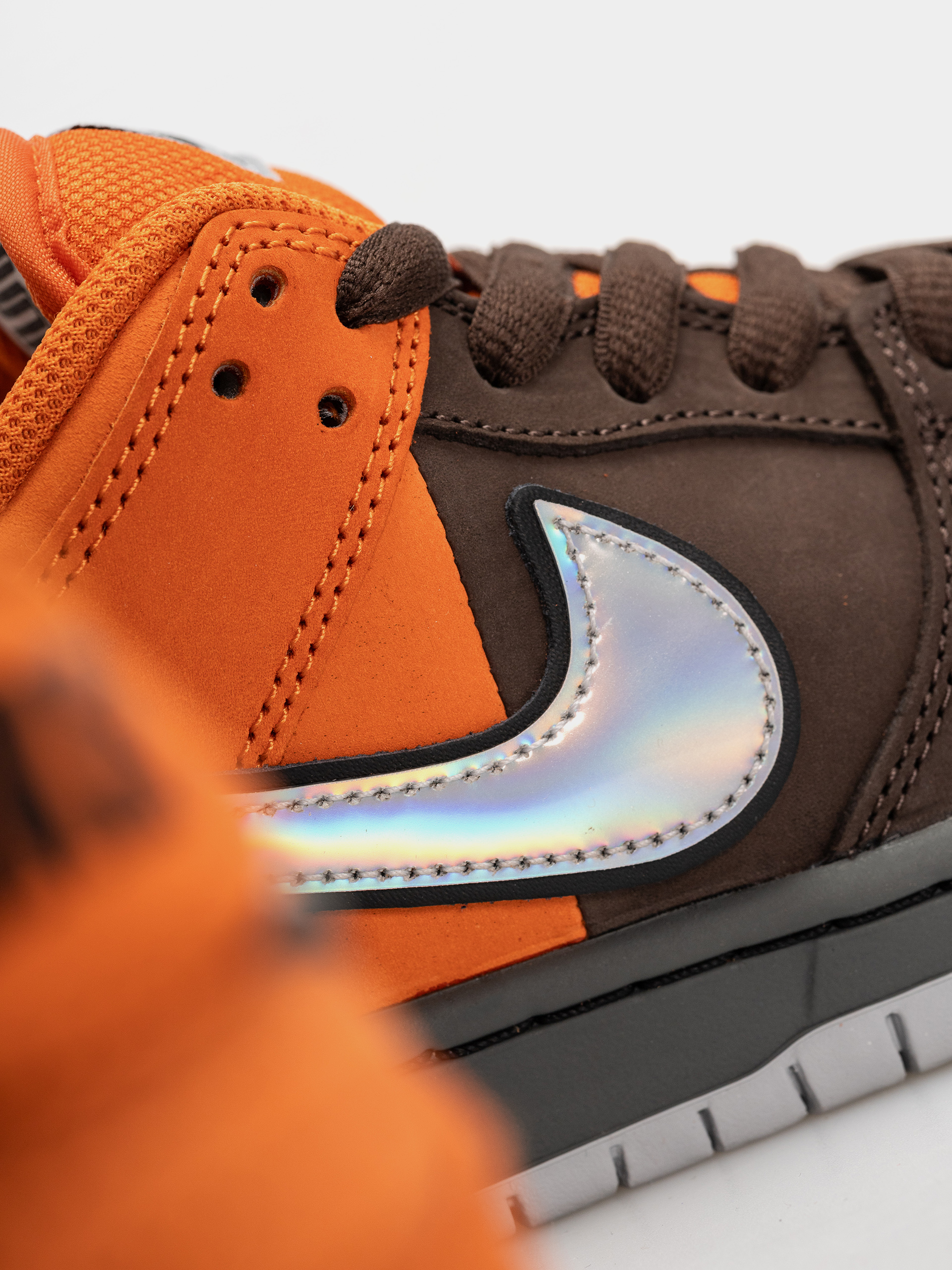 Topánky Nike SB Dunk Low Pro (safety orange/wolf grey baroque brown)