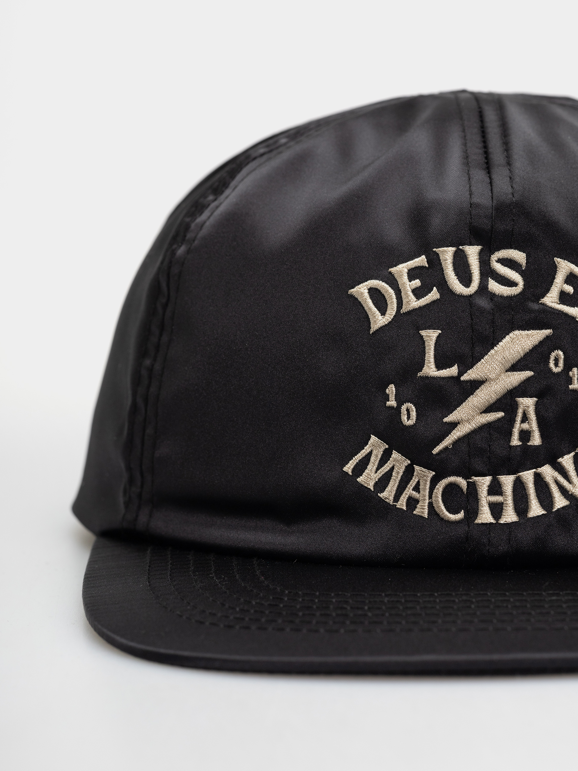 Šiltovka Deus Ex Machina Suka Satin Ball (black)