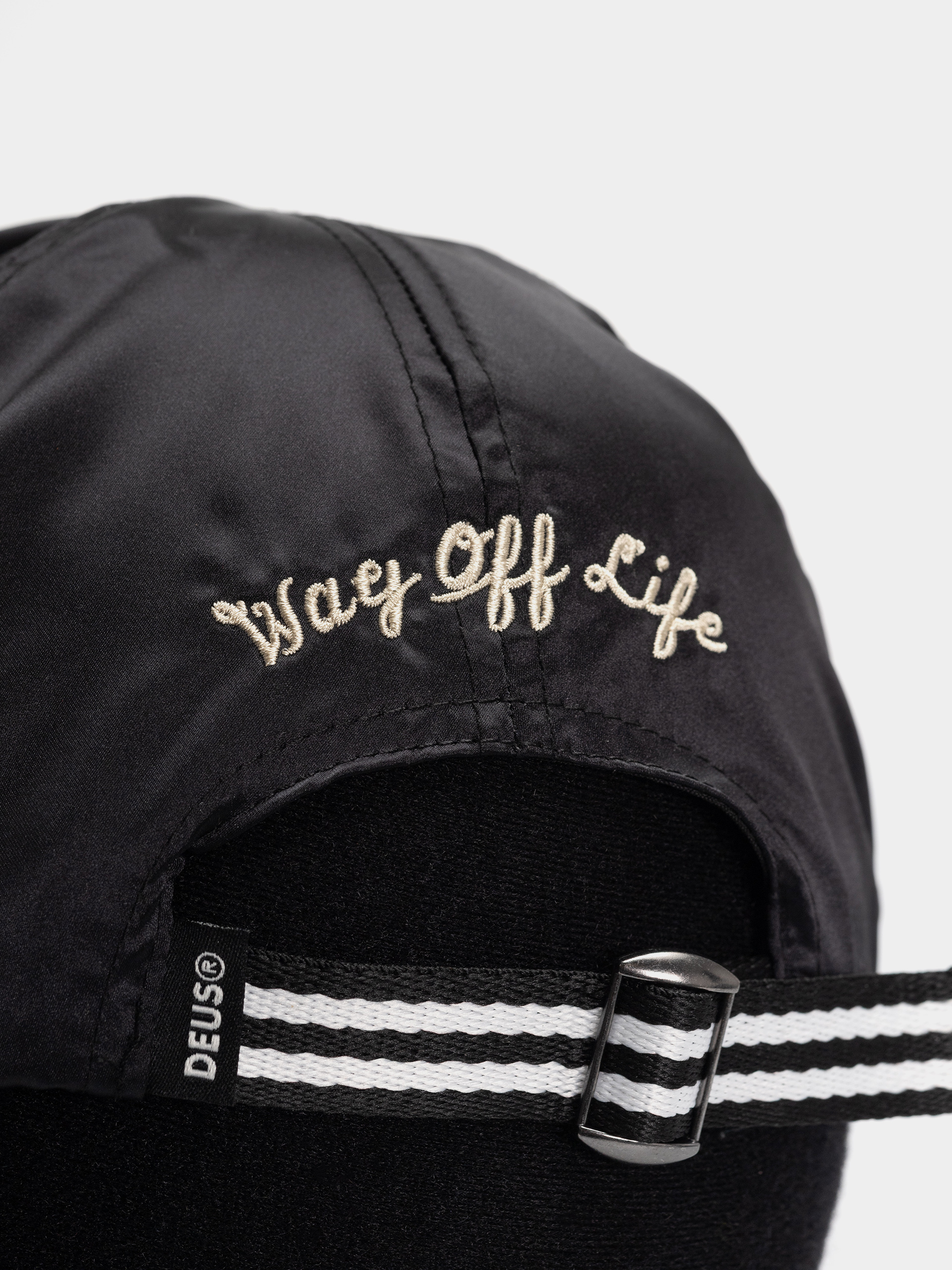 Šiltovka Deus Ex Machina Suka Satin Ball (black)