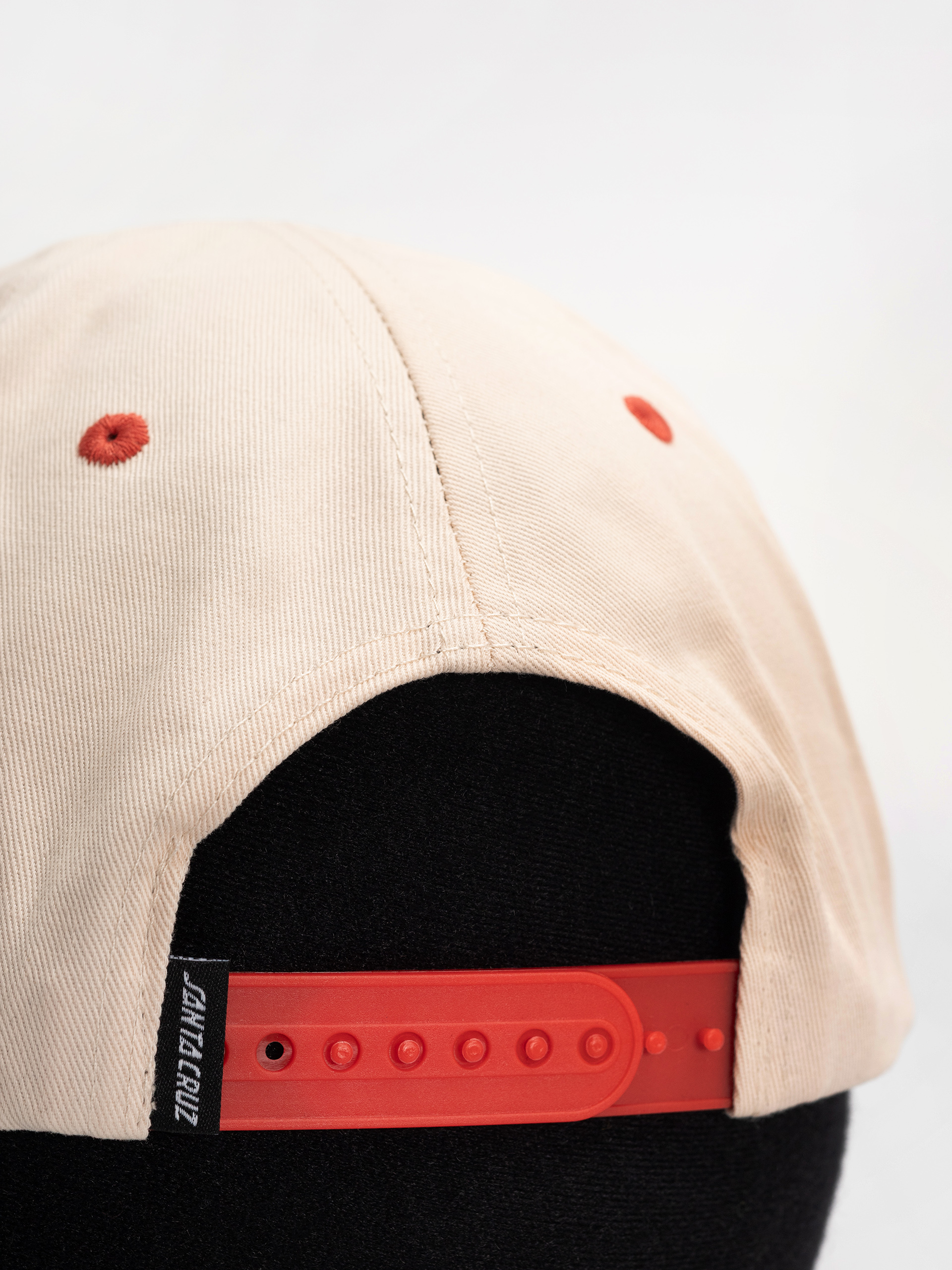 Šiltovka Santa Cruz Stamped Opus Snapback (off white/ketchup)