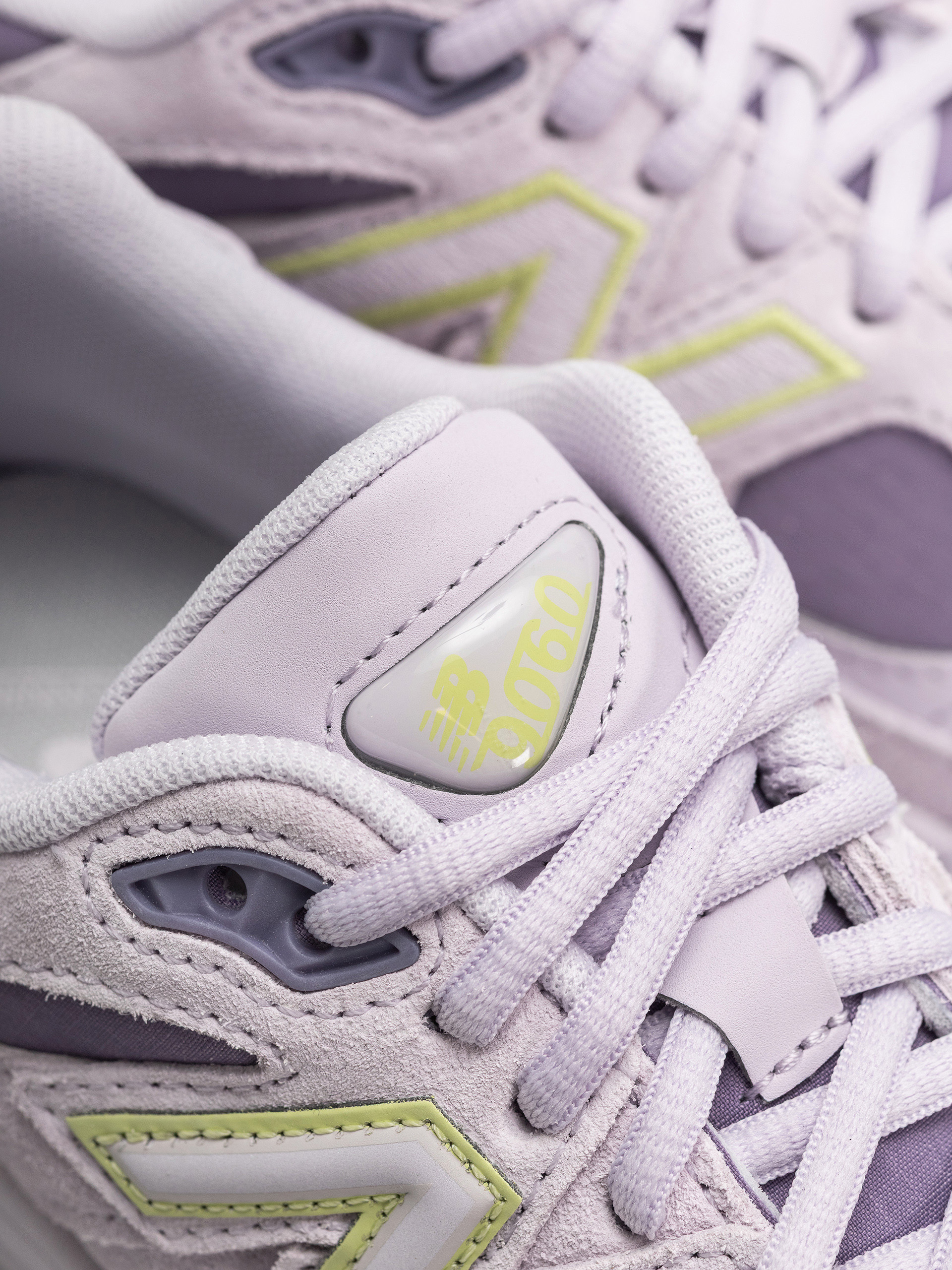 Topánky New Balance 9060 JR (taro/dry lime)