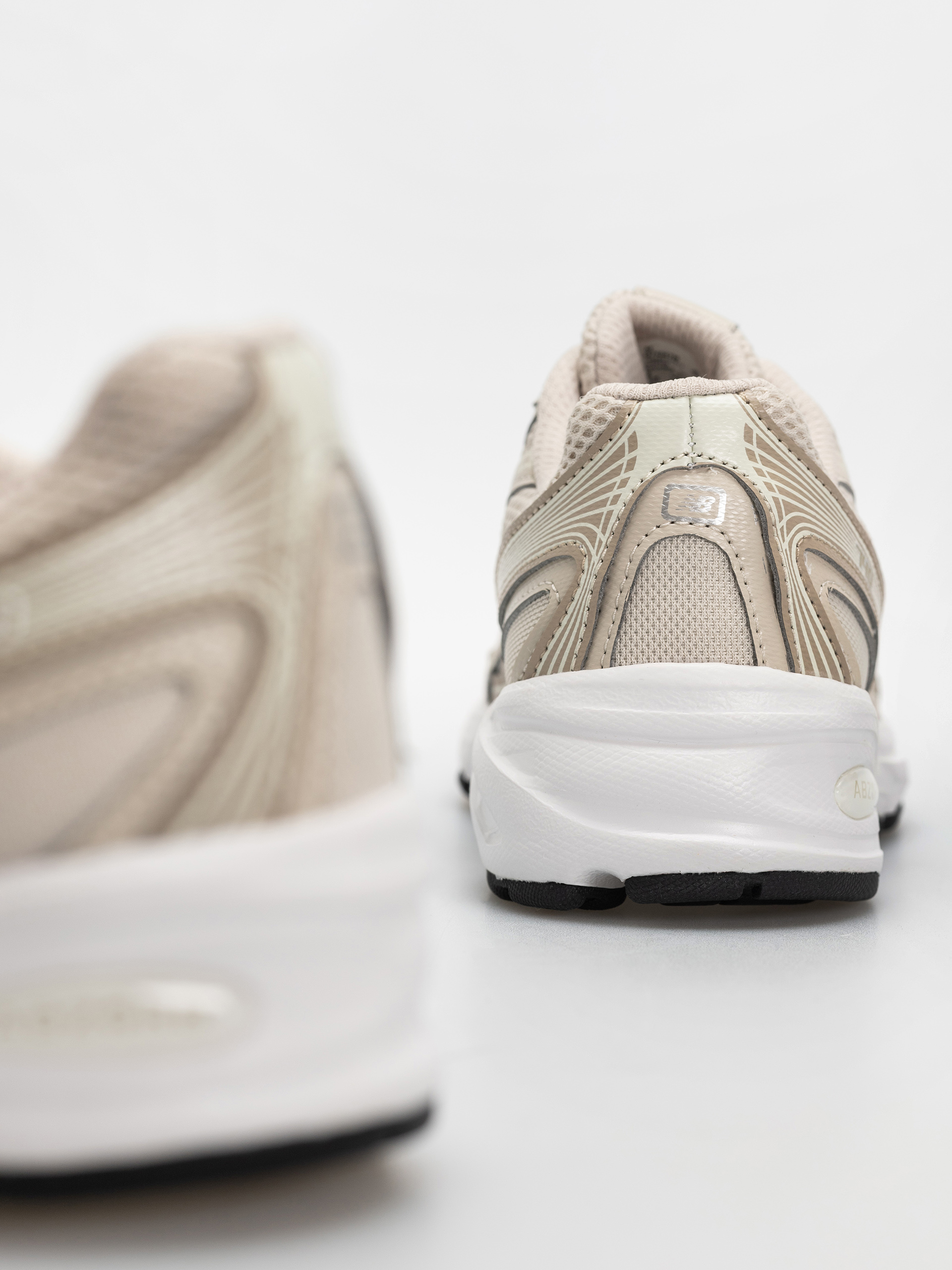 Topánky New Balance 740 JR (timberwolf/stoneware)