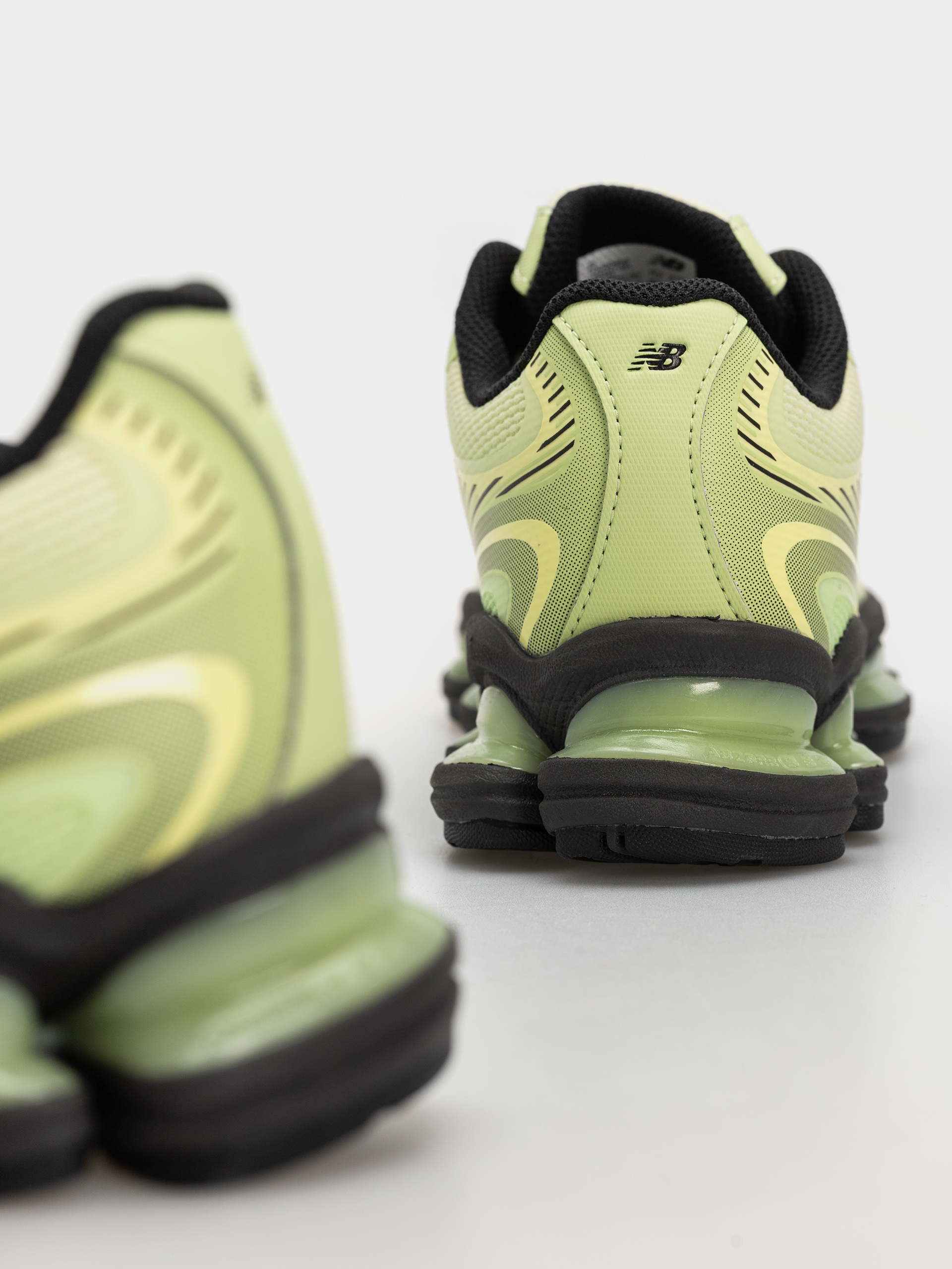 Topánky New Balance 2000 (limelight/dry lime/faded black)