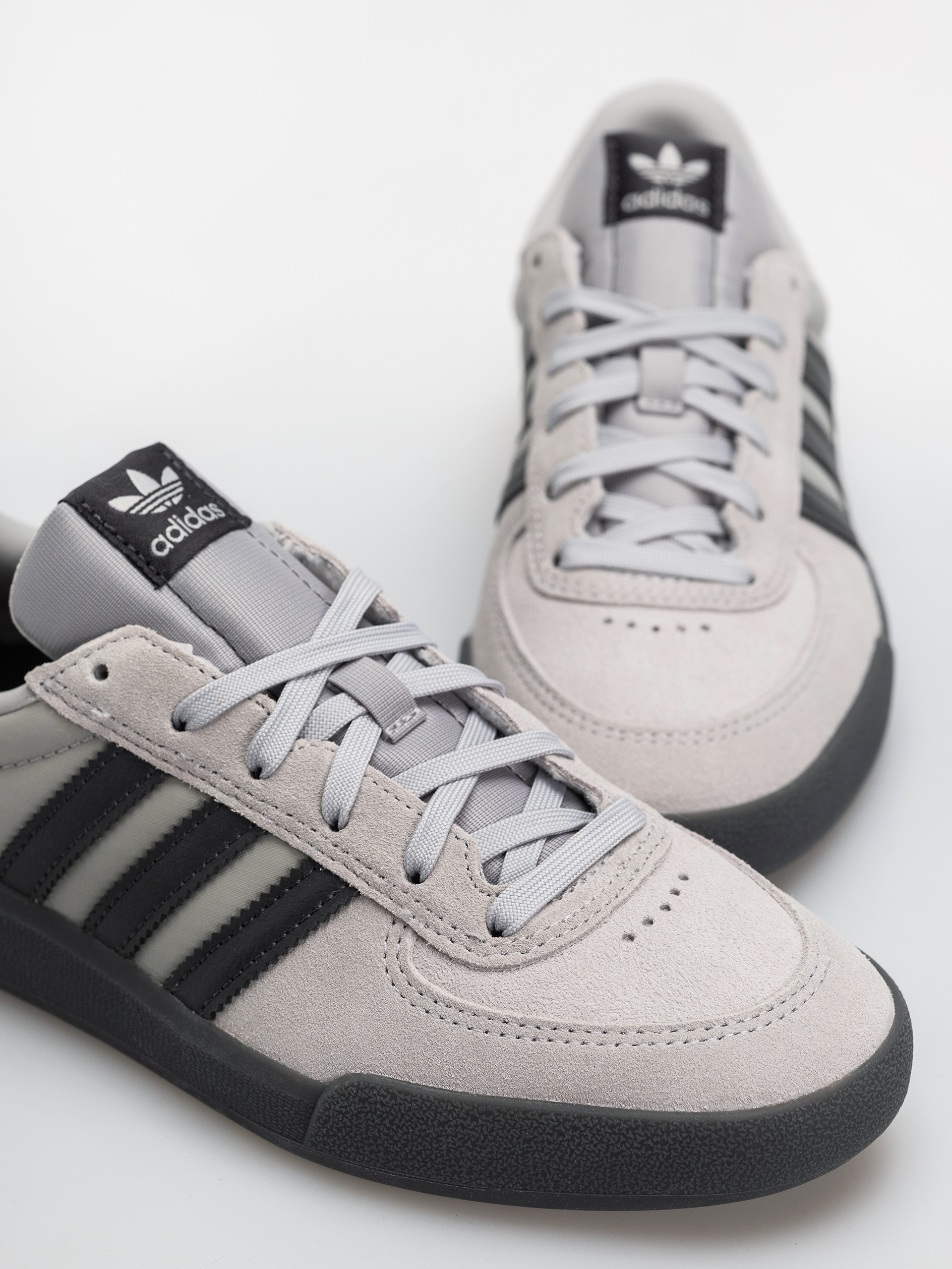 Topánky adidas Glenburn (gretwo/carbon/blubir)