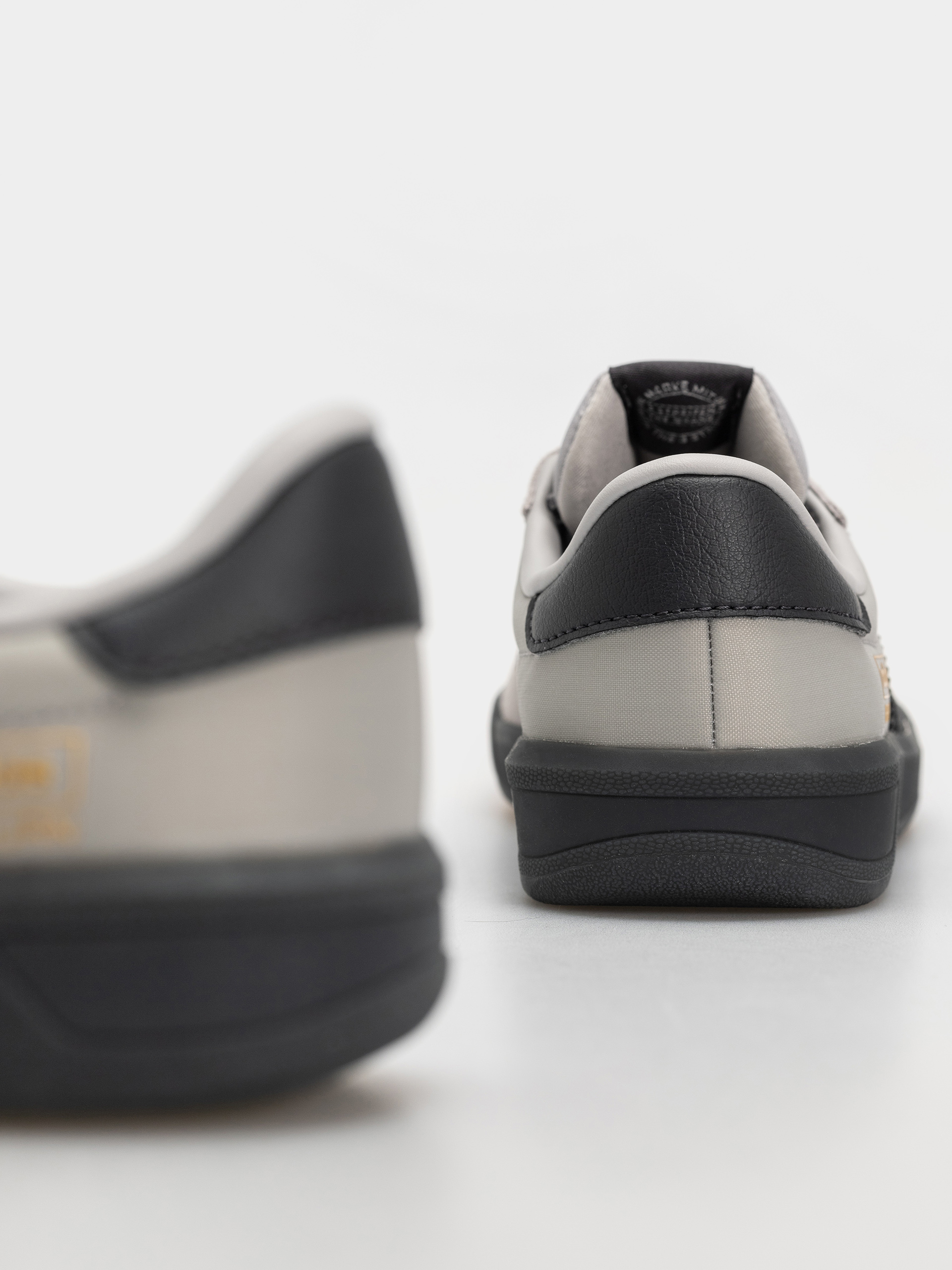 Topánky adidas Glenburn (gretwo/carbon/blubir)