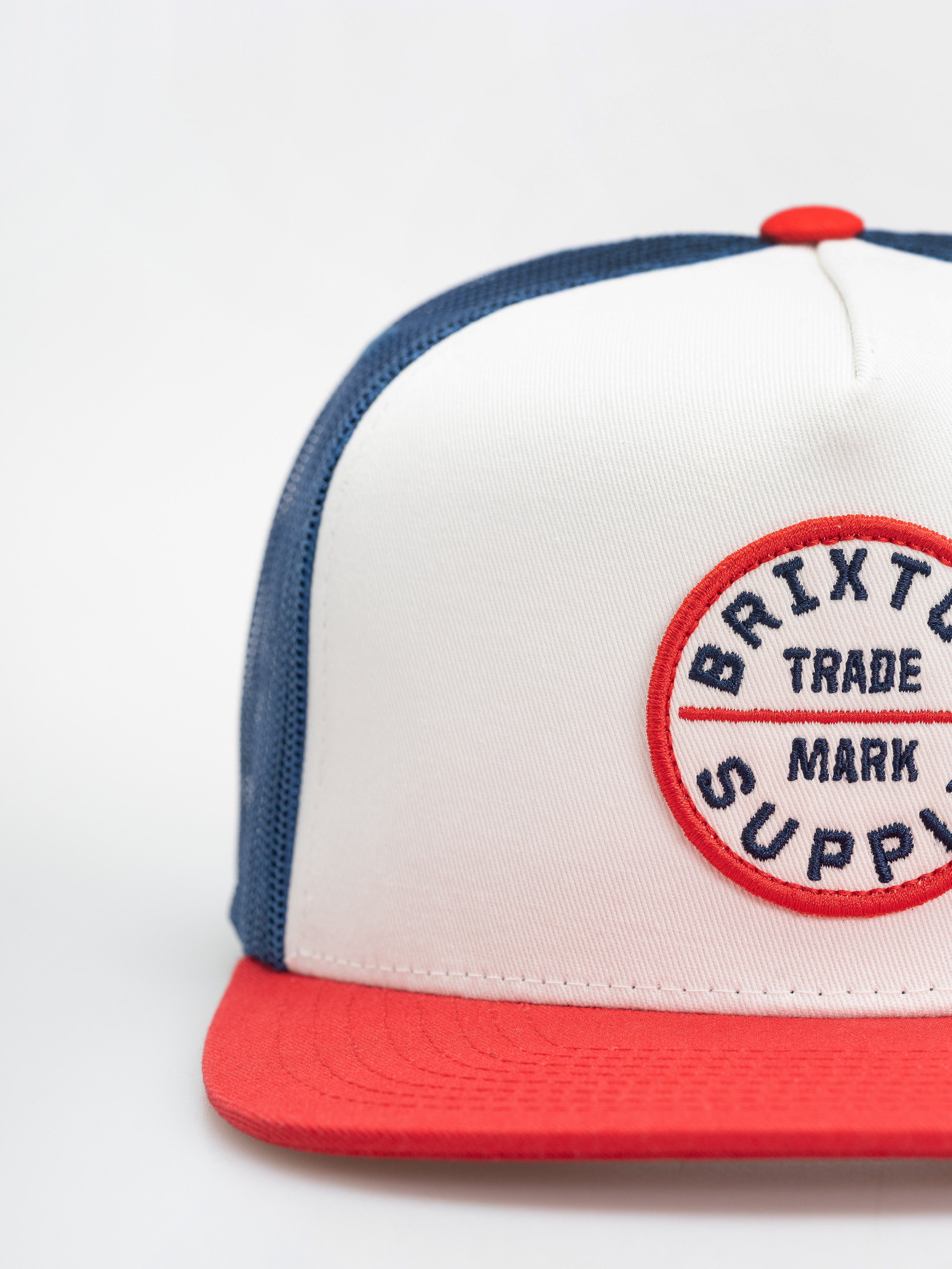 Šiltovka Brixton Oath Mp Trucker (white/midnight blue/adrenaline)