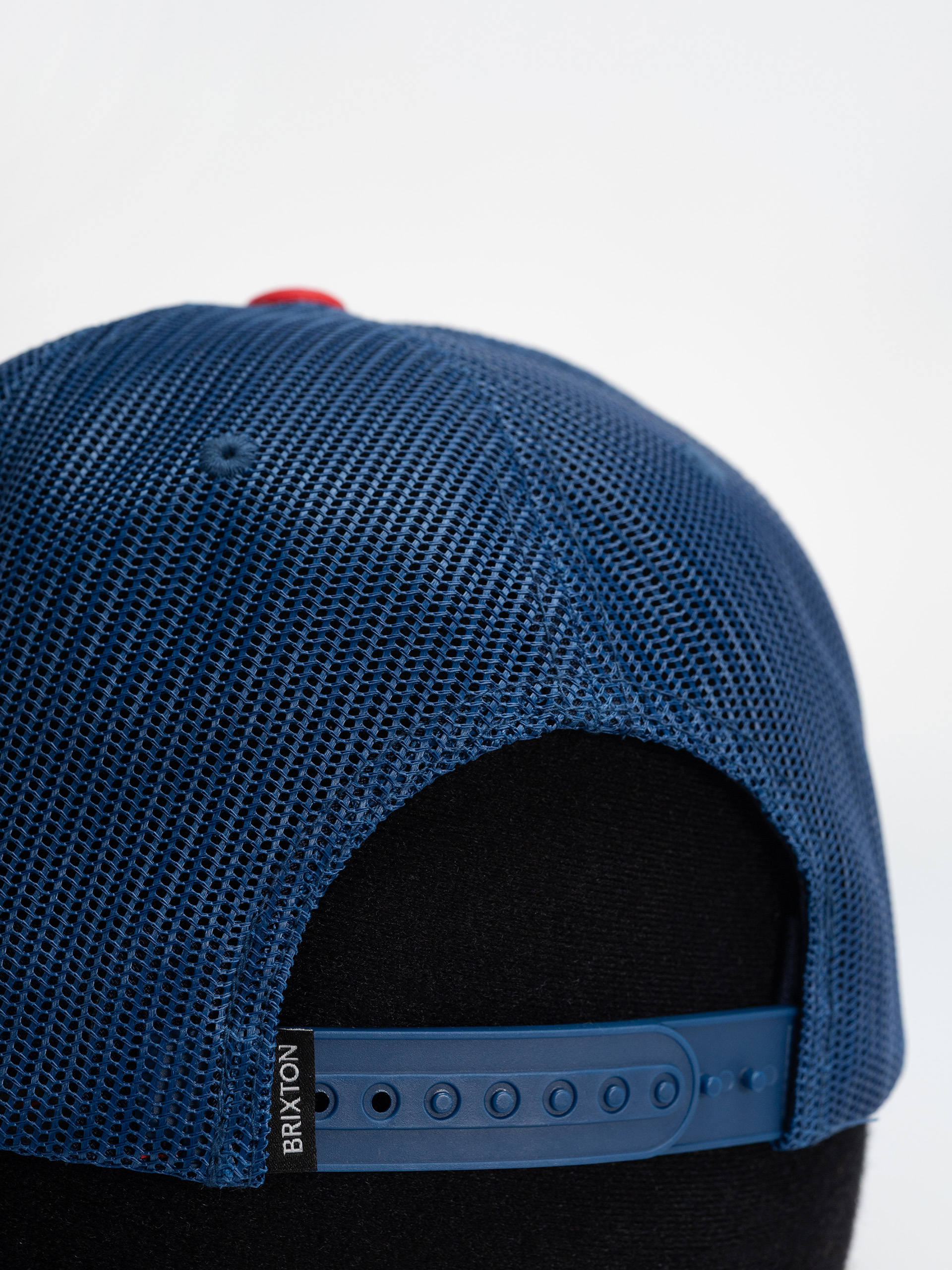 Šiltovka Brixton Oath Mp Trucker (white/midnight blue/adrenaline)
