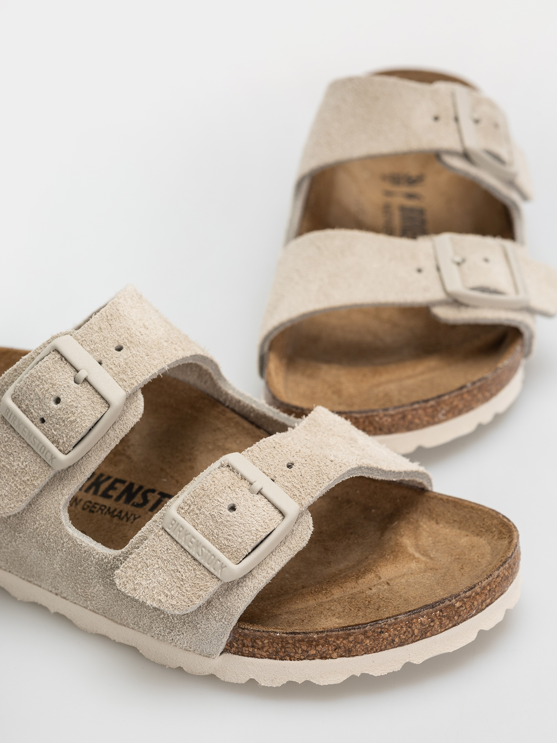 Šľapky Birkenstock Arizona Suede Leather Narrow (oyster)