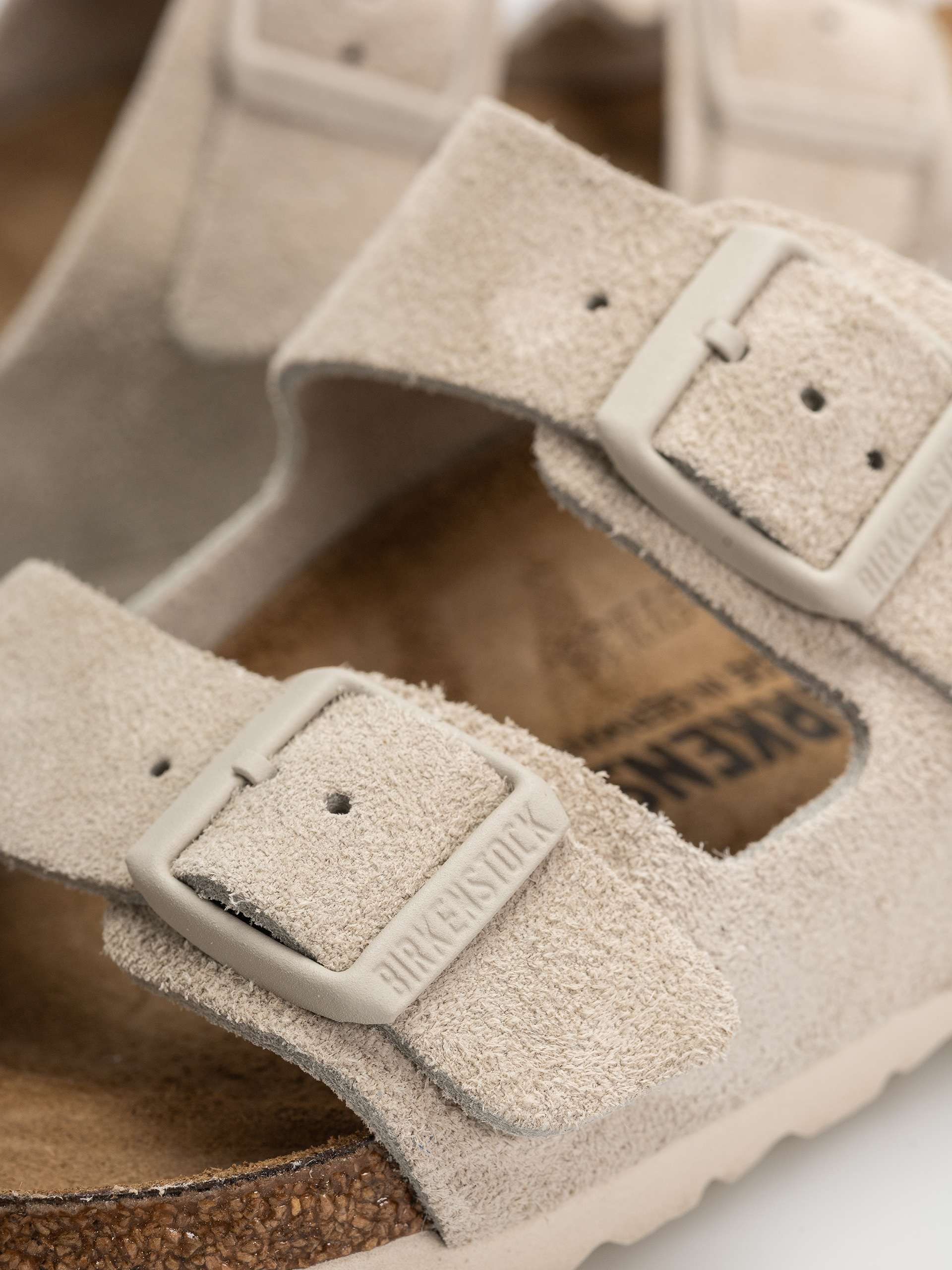 Šľapky Birkenstock Arizona Suede Leather Narrow (oyster)