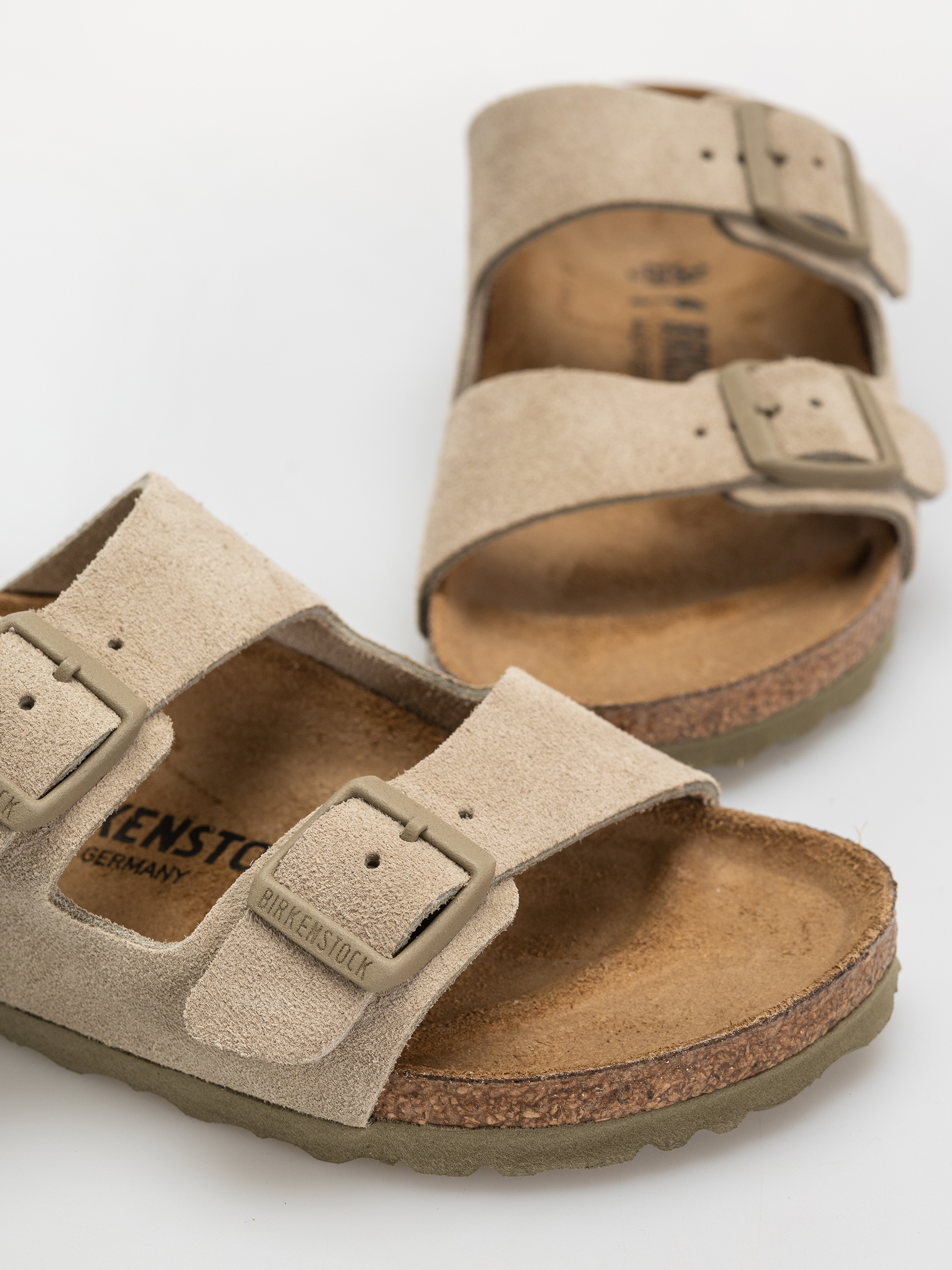 Šľapky Birkenstock Arizona Suede Leather Narrow (faded khaki)