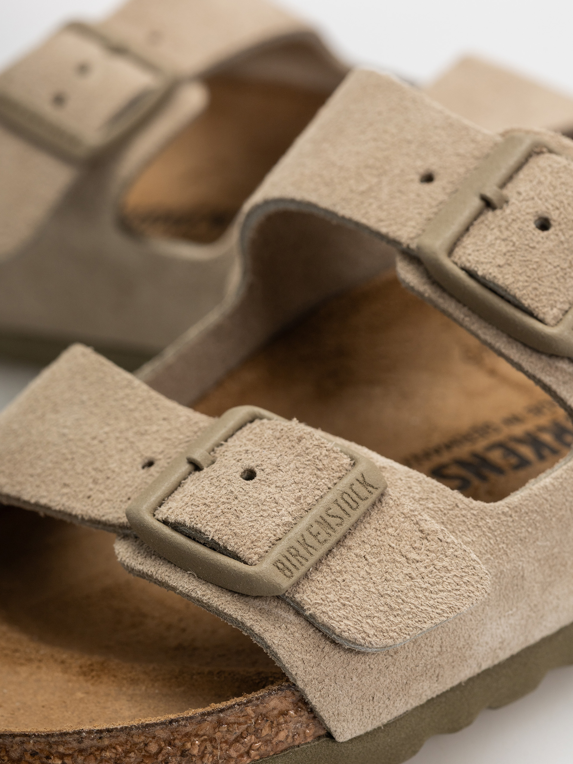 Šľapky Birkenstock Arizona Suede Leather Narrow (faded khaki)