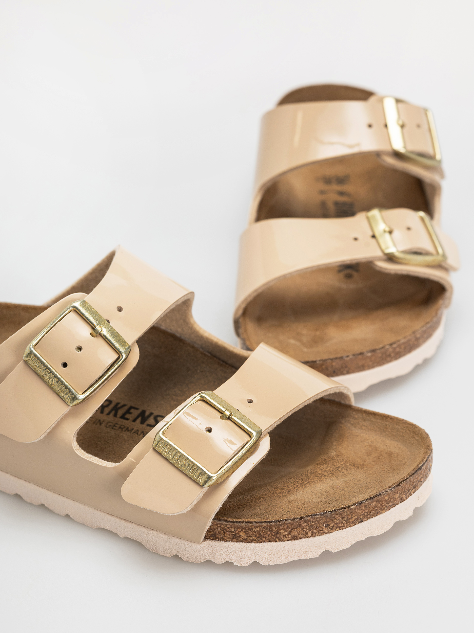 Šľapky Birkenstock Arizona Birko Flor Patent Narrow Wmn (sand)