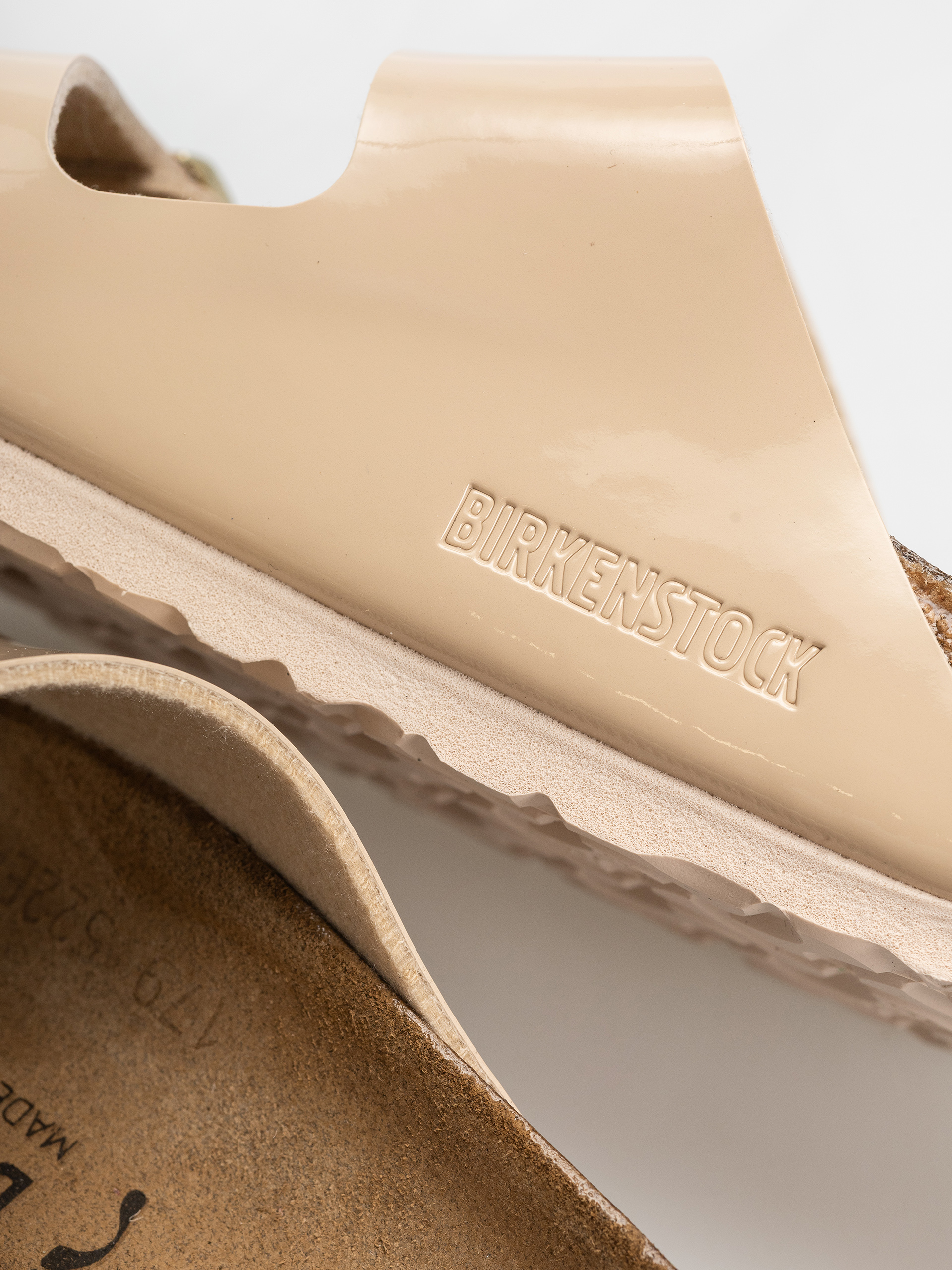 Šľapky Birkenstock Arizona Birko Flor Patent Narrow Wmn (sand)