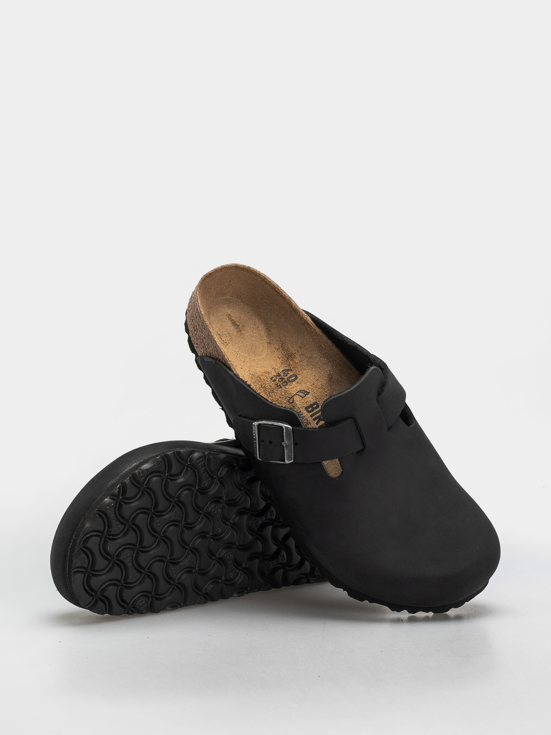 Šľapky Birkenstock Boston Oiled Leather Regular (black)