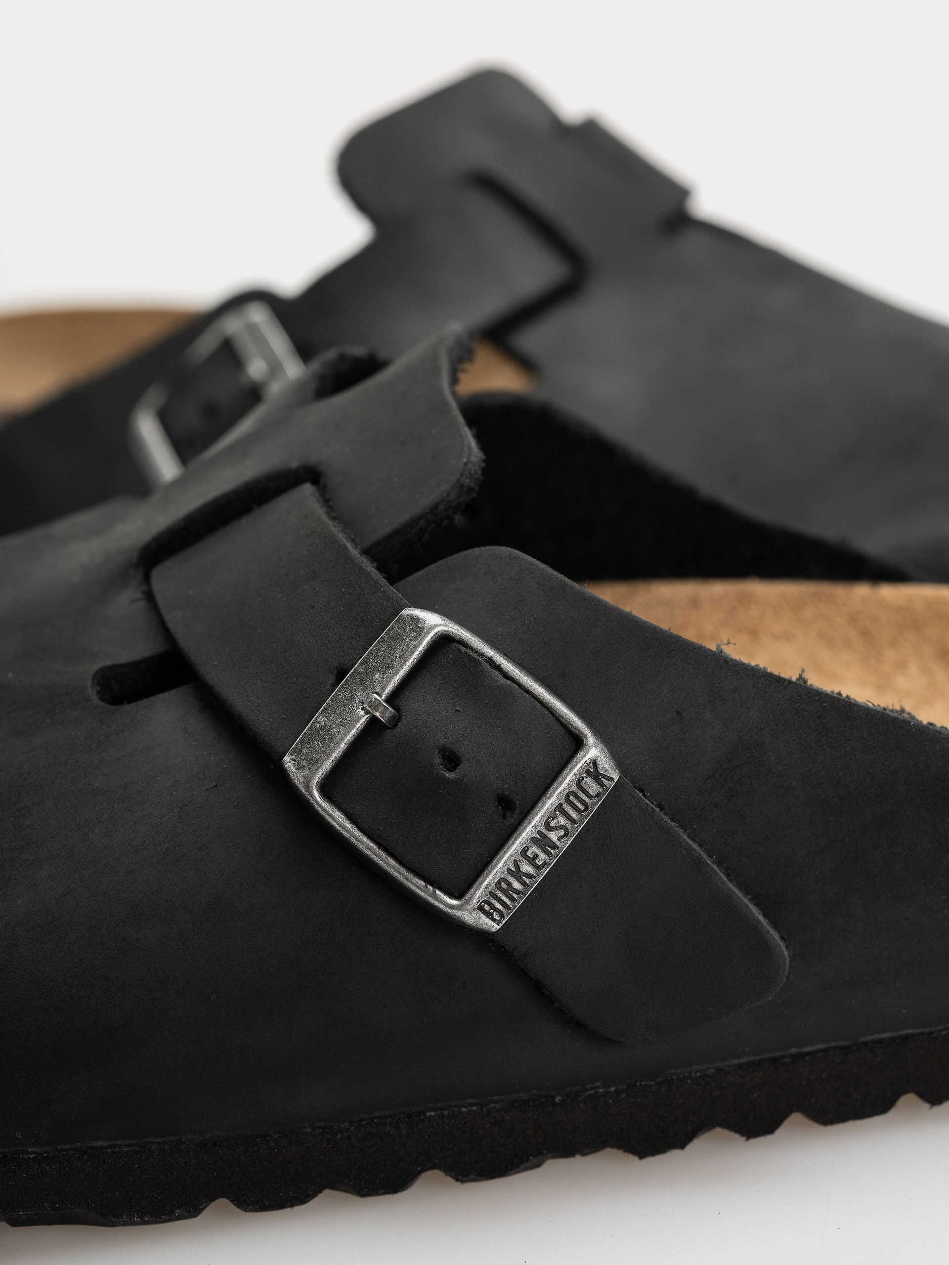 Šľapky Birkenstock Boston Oiled Leather Regular (black)