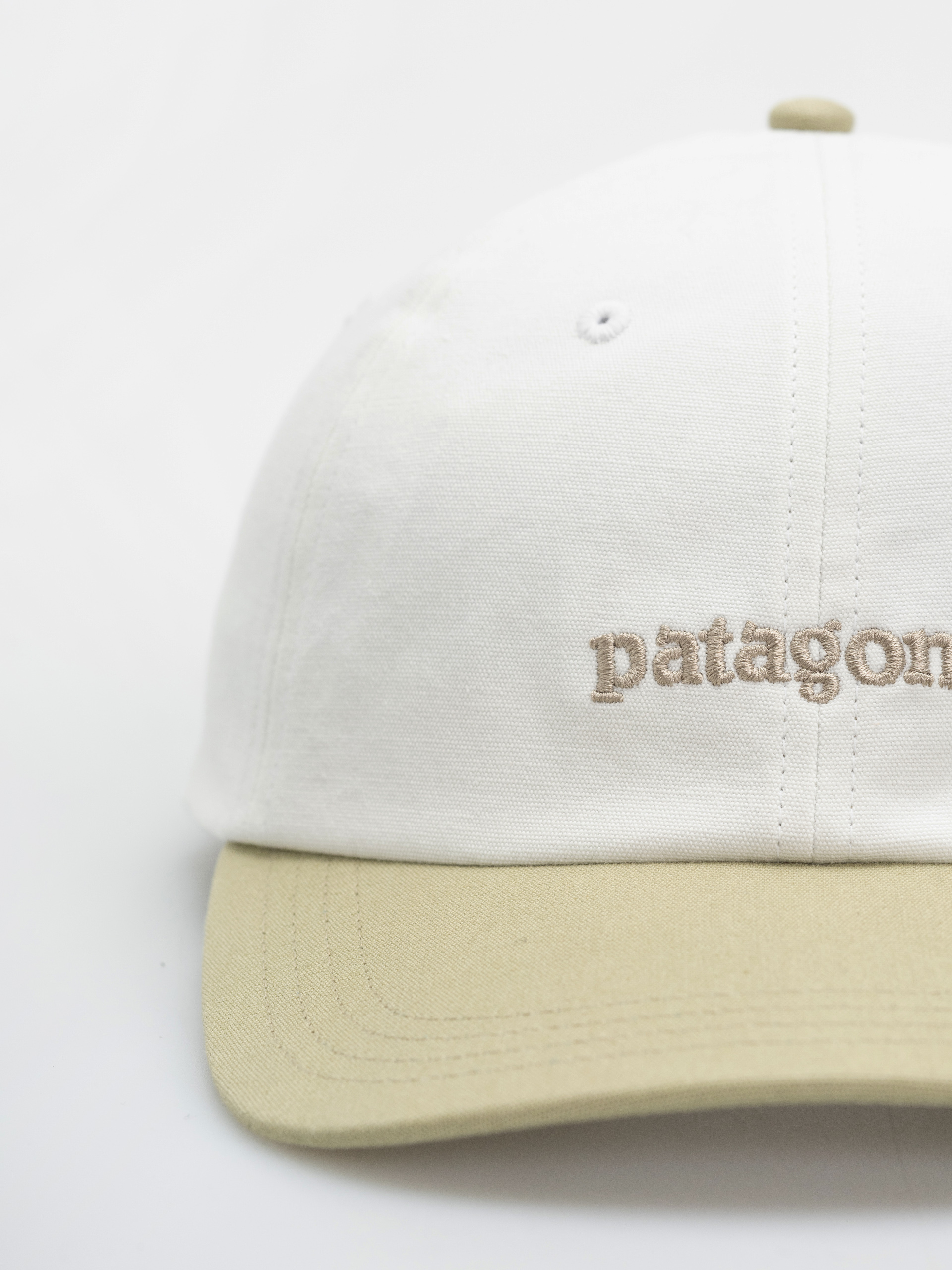 Šiltovka Patagonia Fitz Roy Icon Trad (text logo/birch white w/gumtree green)