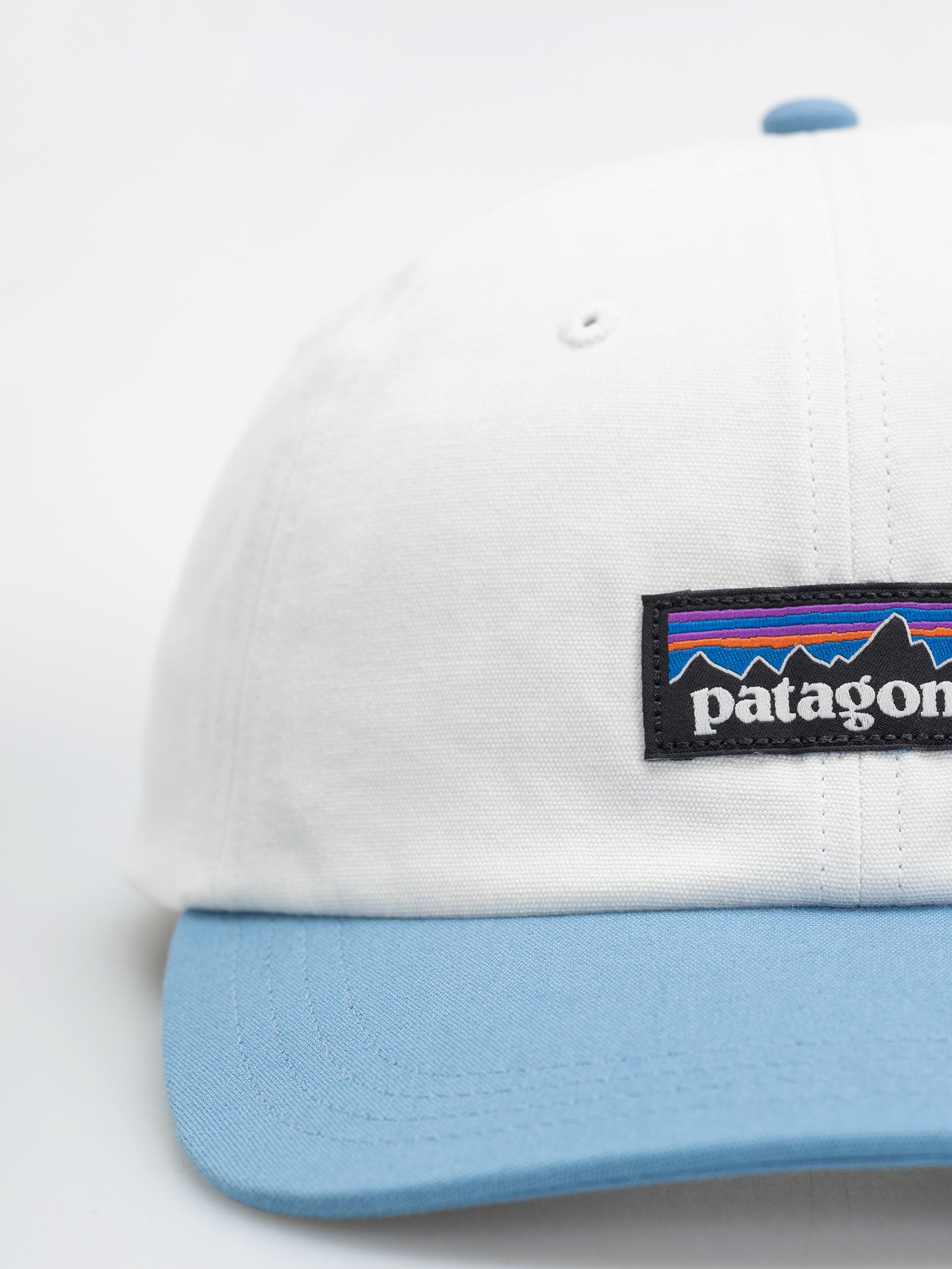 Šiltovka Patagonia P 6 Label Trad (birch white w/shore blue)
