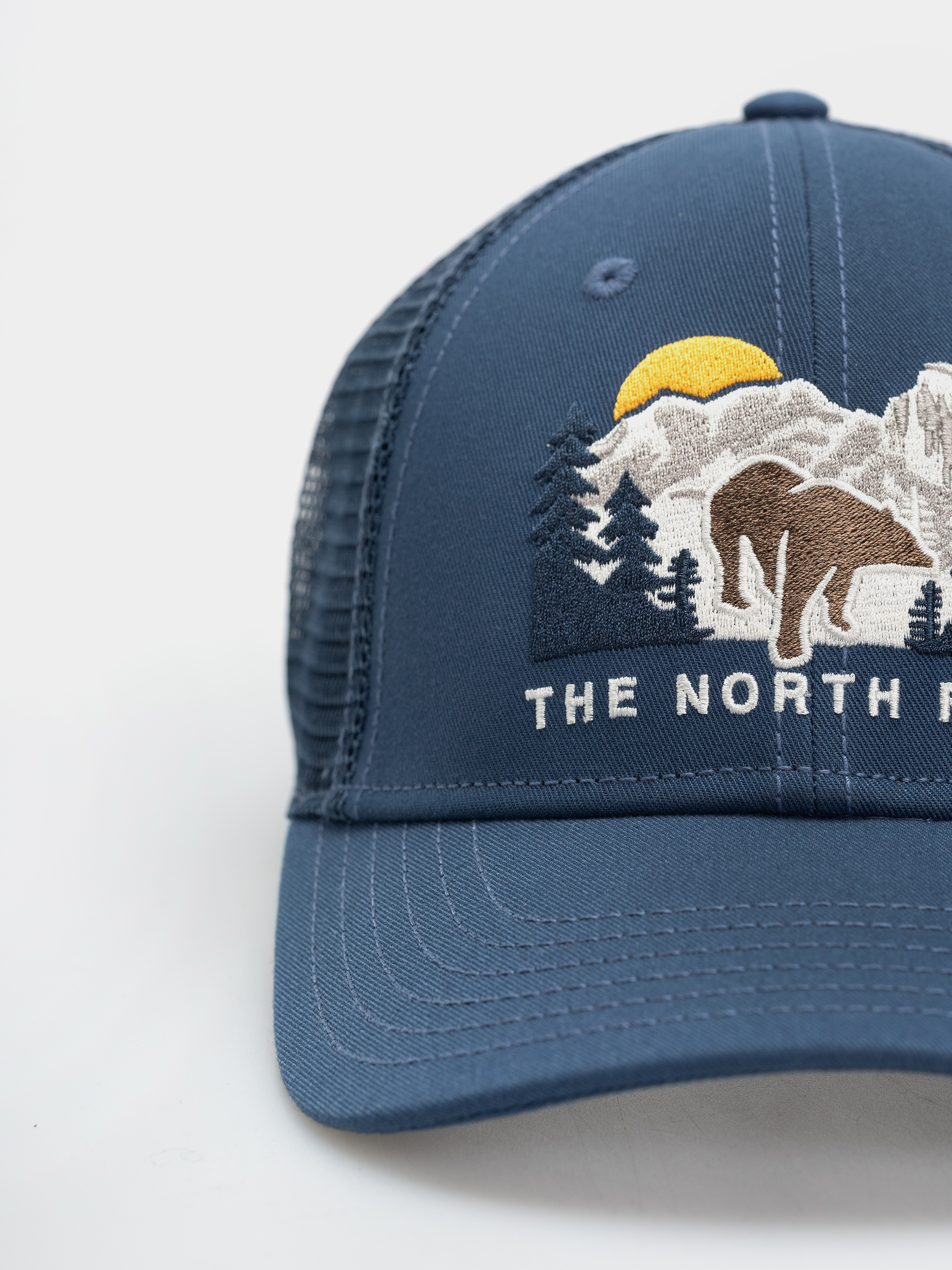 Šiltovka The North Face Embroidered Mudder Trucker (shdbu/beargrphc)