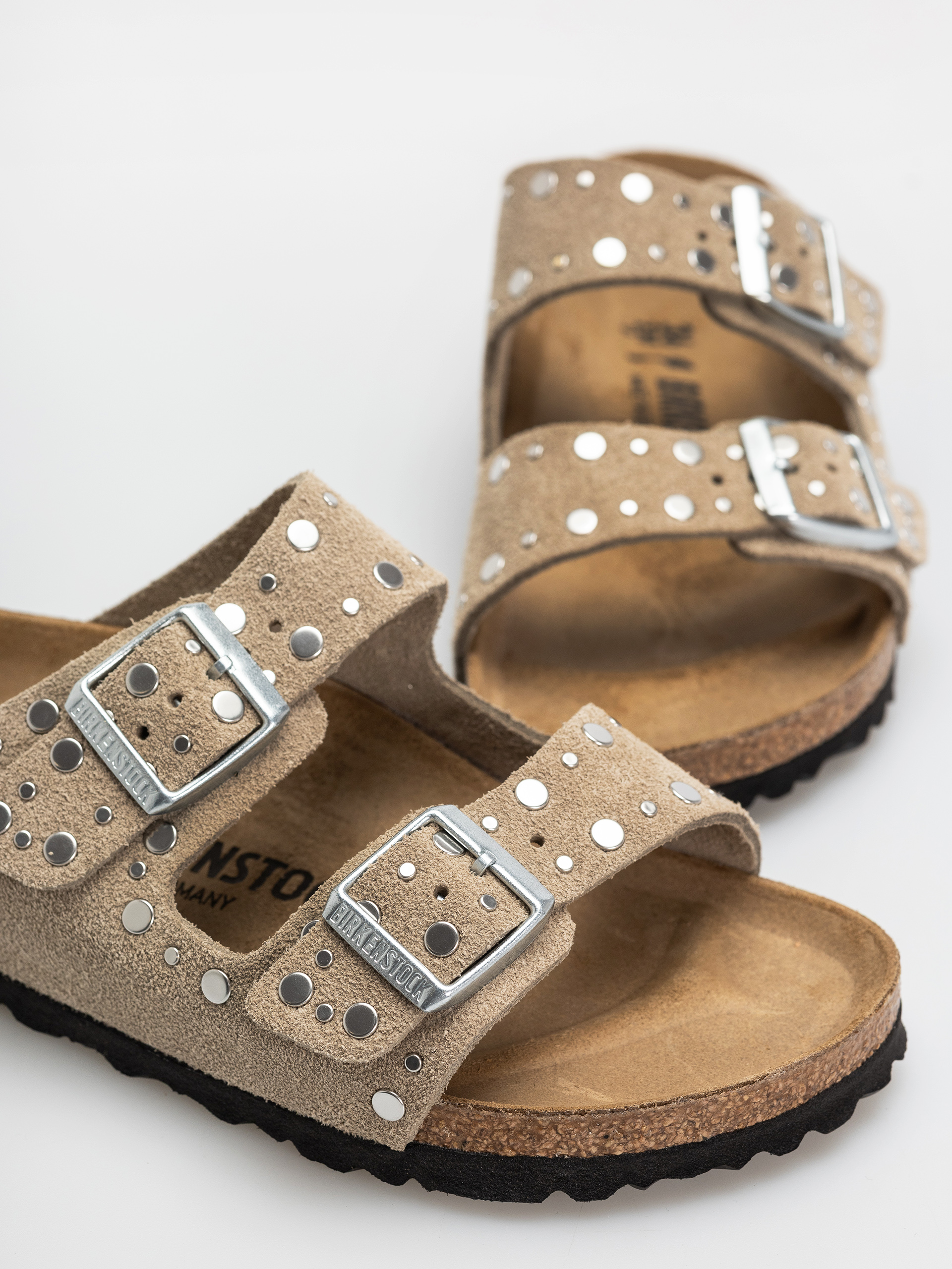 Šľapky Birkenstock Arizona Rivets Suede Leather Narrow Wmn (taupe)