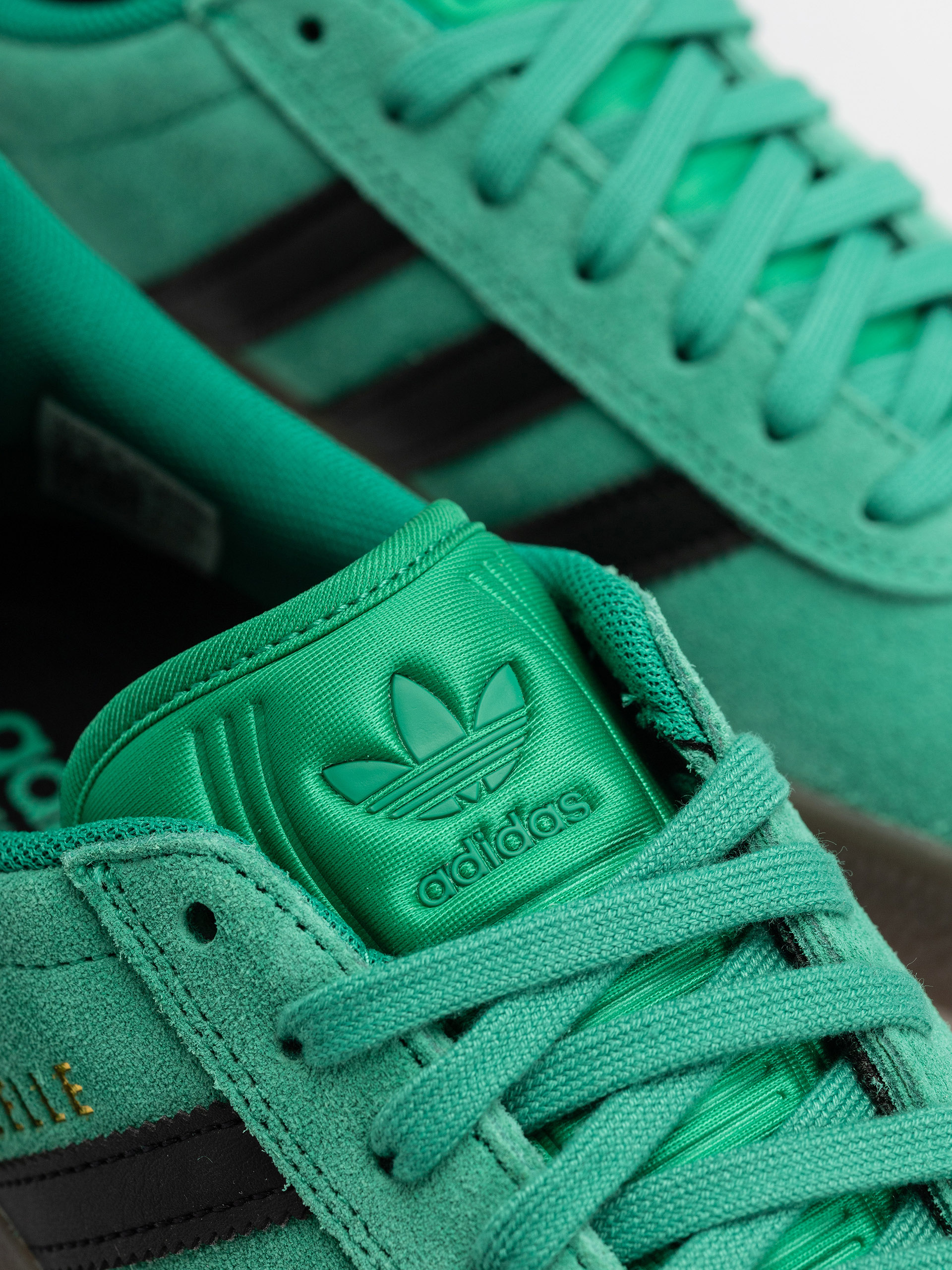Topánky adidas Gazelle Adv (cougrn/cblack/gum5)