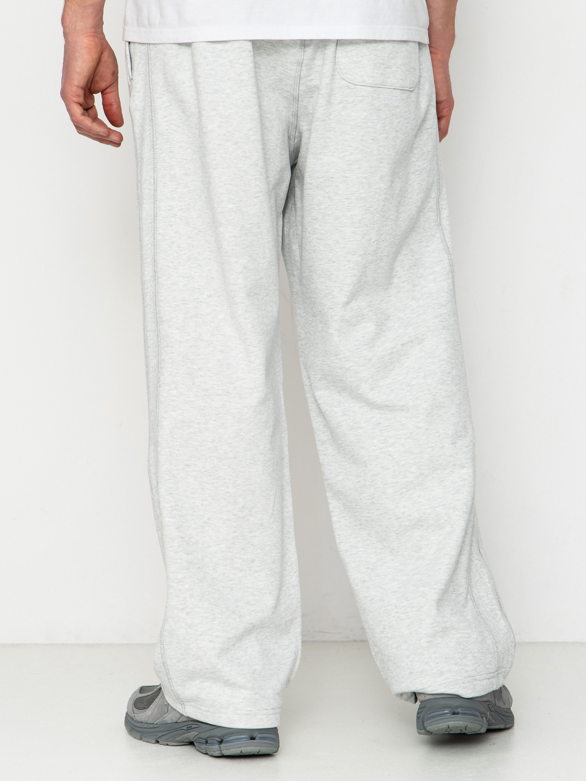 Nohavice New Balance Athletics French Terry (ash heather)