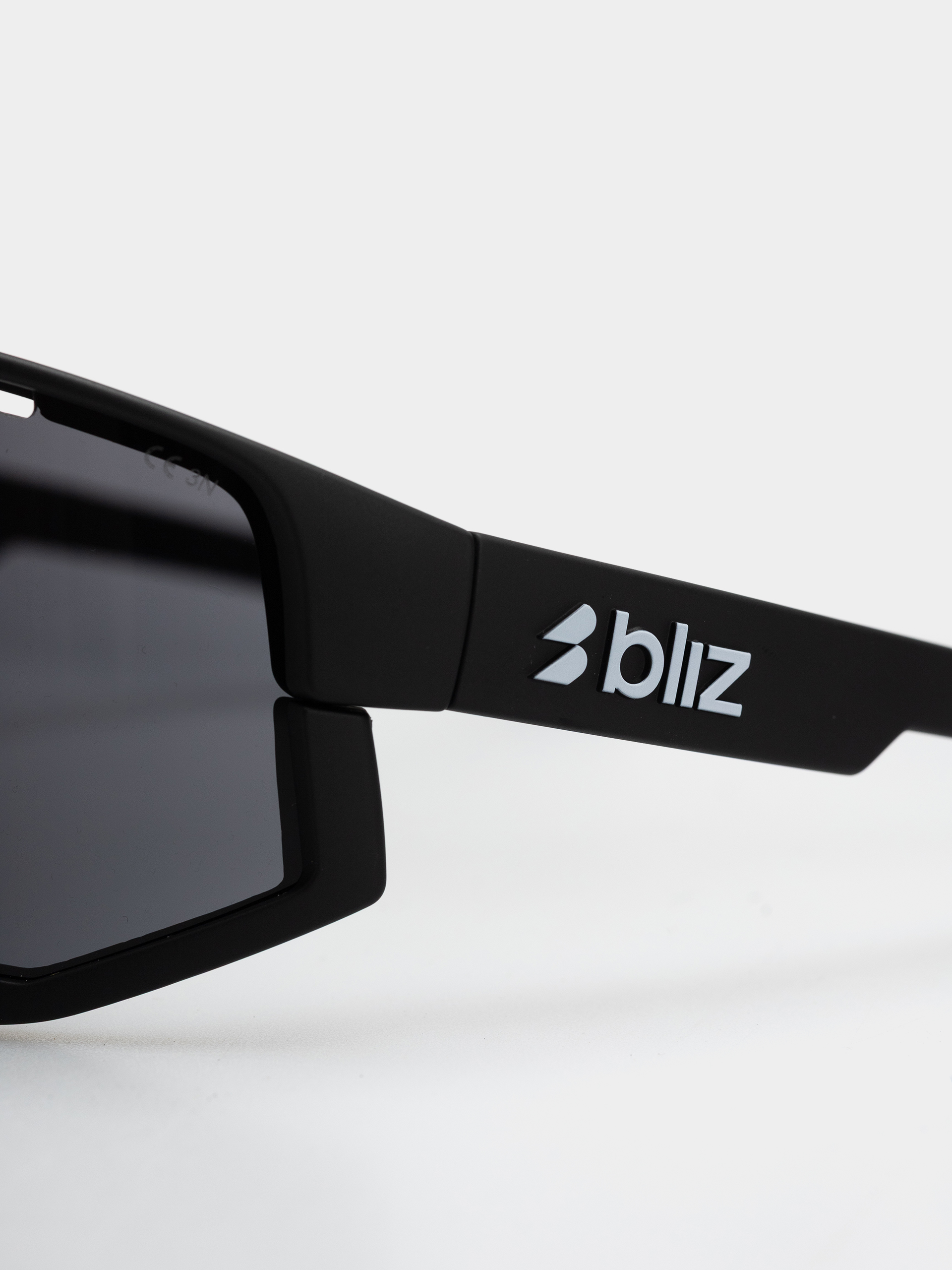 Slnečné okuliare Bliz Matrix (matte black/smoke)
