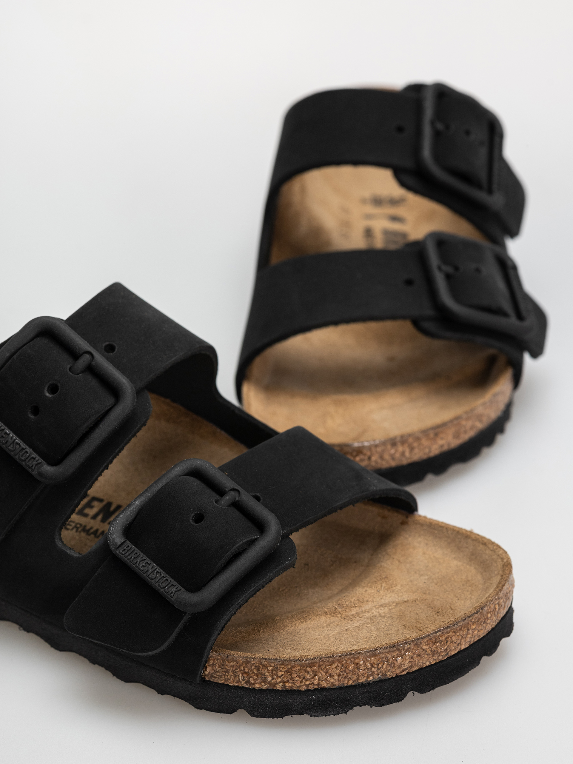 Šľapky Birkenstock Arizona Wire Buckle Nubuck Leather Narrow (black)