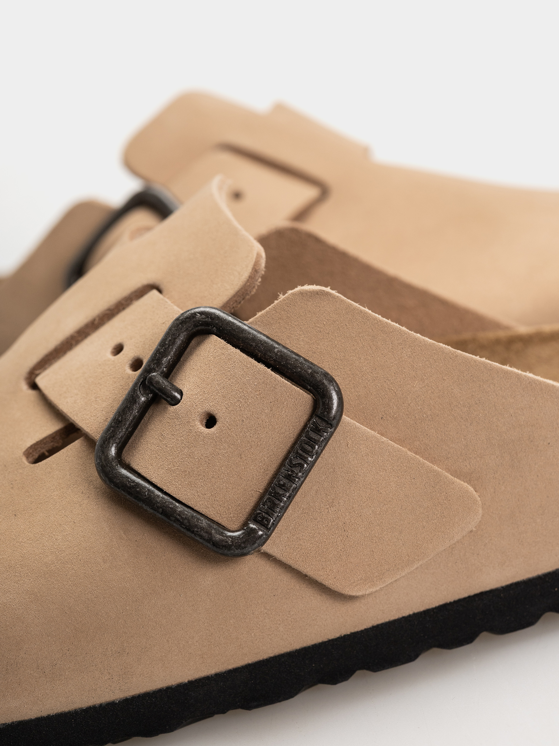 Šľapky Birkenstock Boston Wire Buckle Nubuck Leather Narrow (sandcastle)