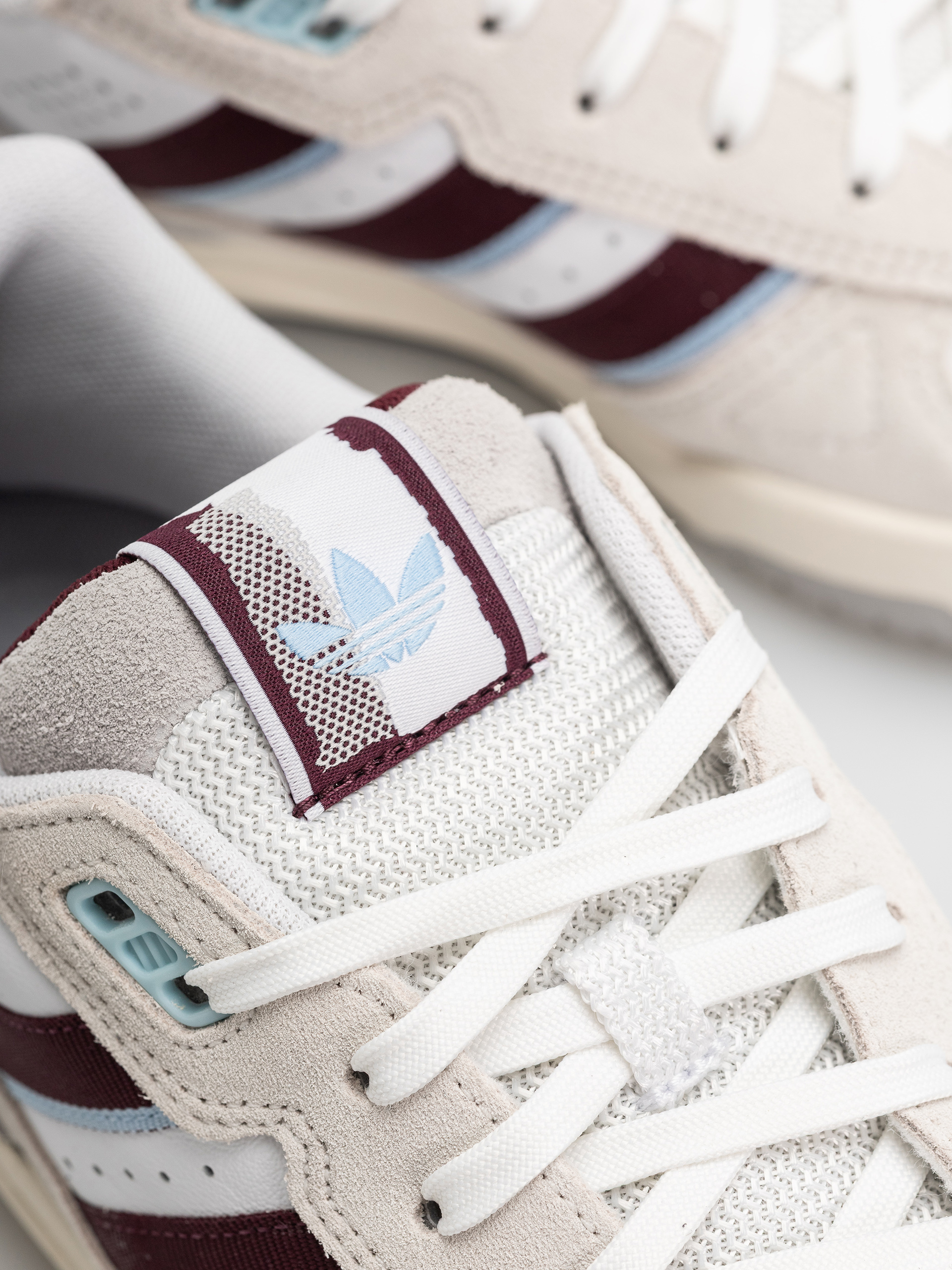 Topánky adidas Tekkira Cup (ftwwht/maroon/clesky)