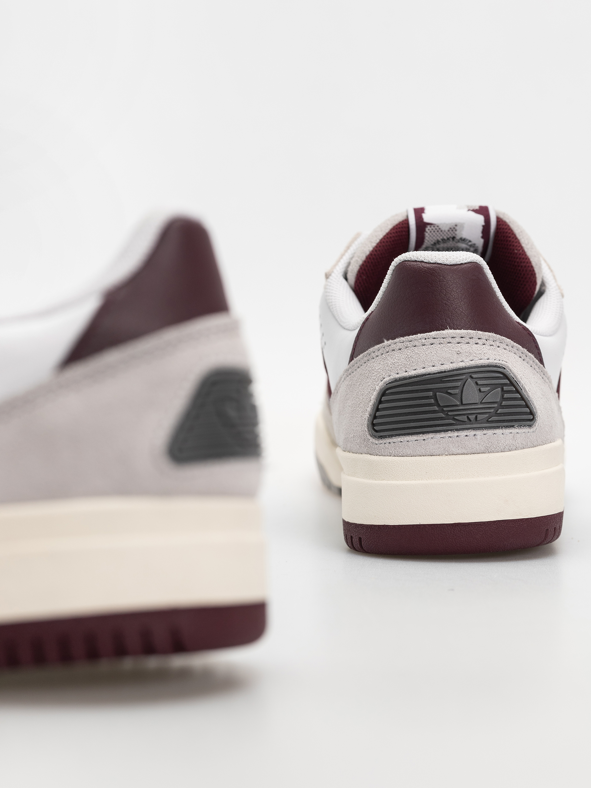 Topánky adidas Tekkira Cup (ftwwht/maroon/clesky)