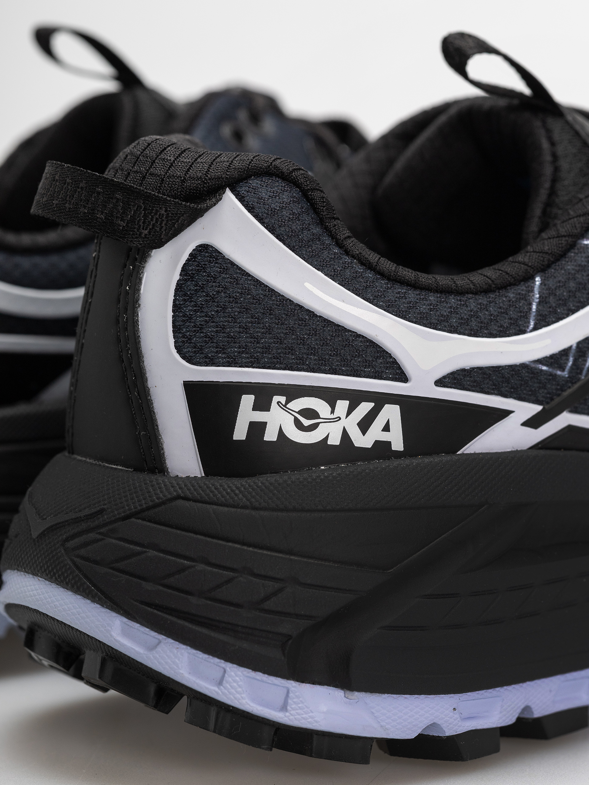 Topánky Hoka Mafate Three2 Wordmark (carbon black/ambient blue)