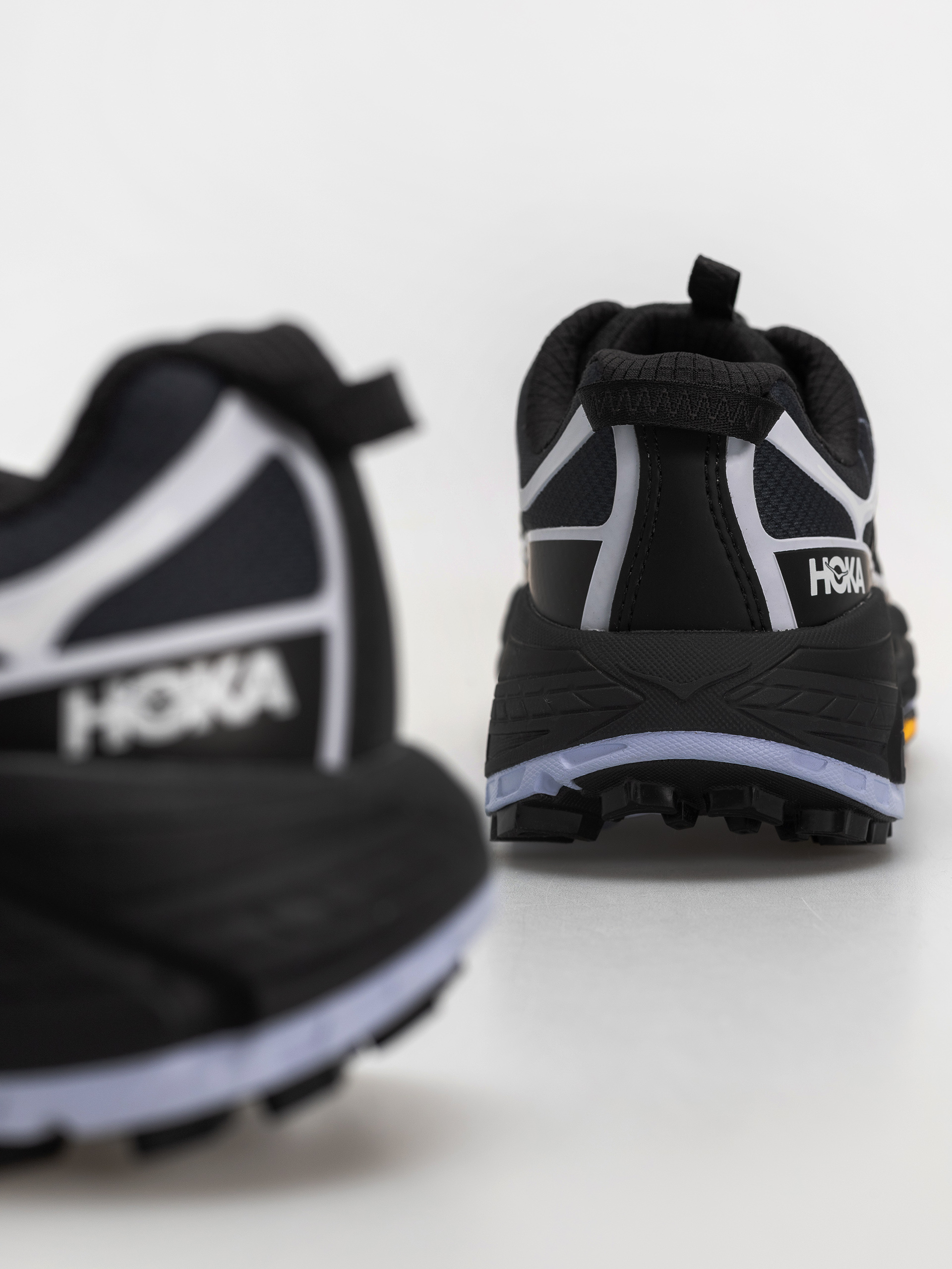 Topánky Hoka Mafate Three2 Wordmark (carbon black/ambient blue)