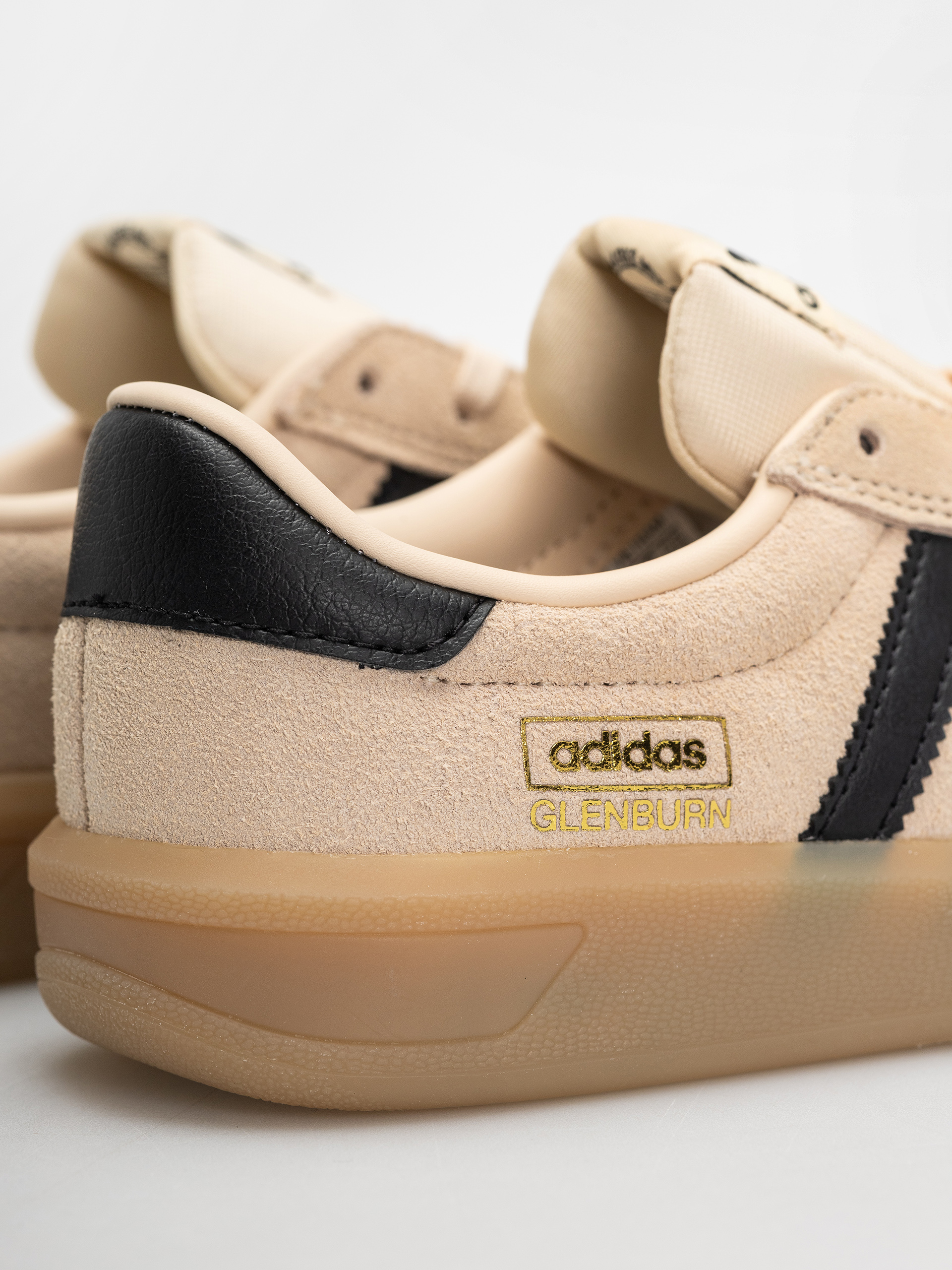 Topánky adidas Glenburn (sanstr/cblack/gum4)