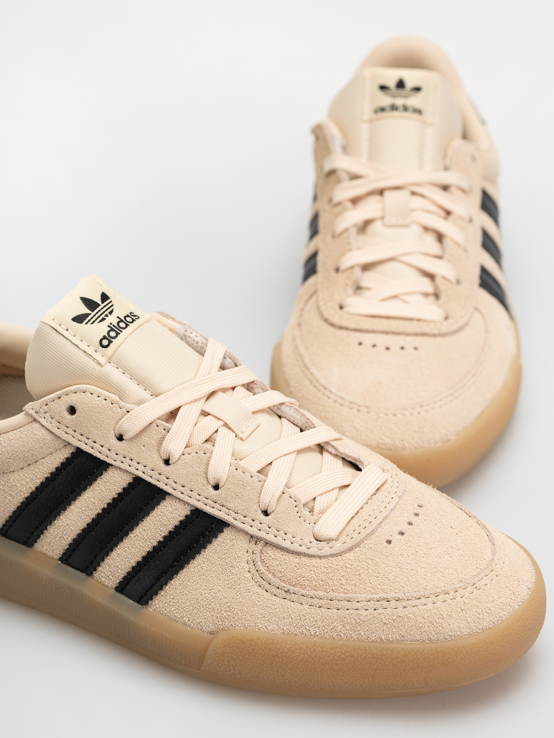 Topánky adidas Glenburn (sanstr/cblack/gum4)