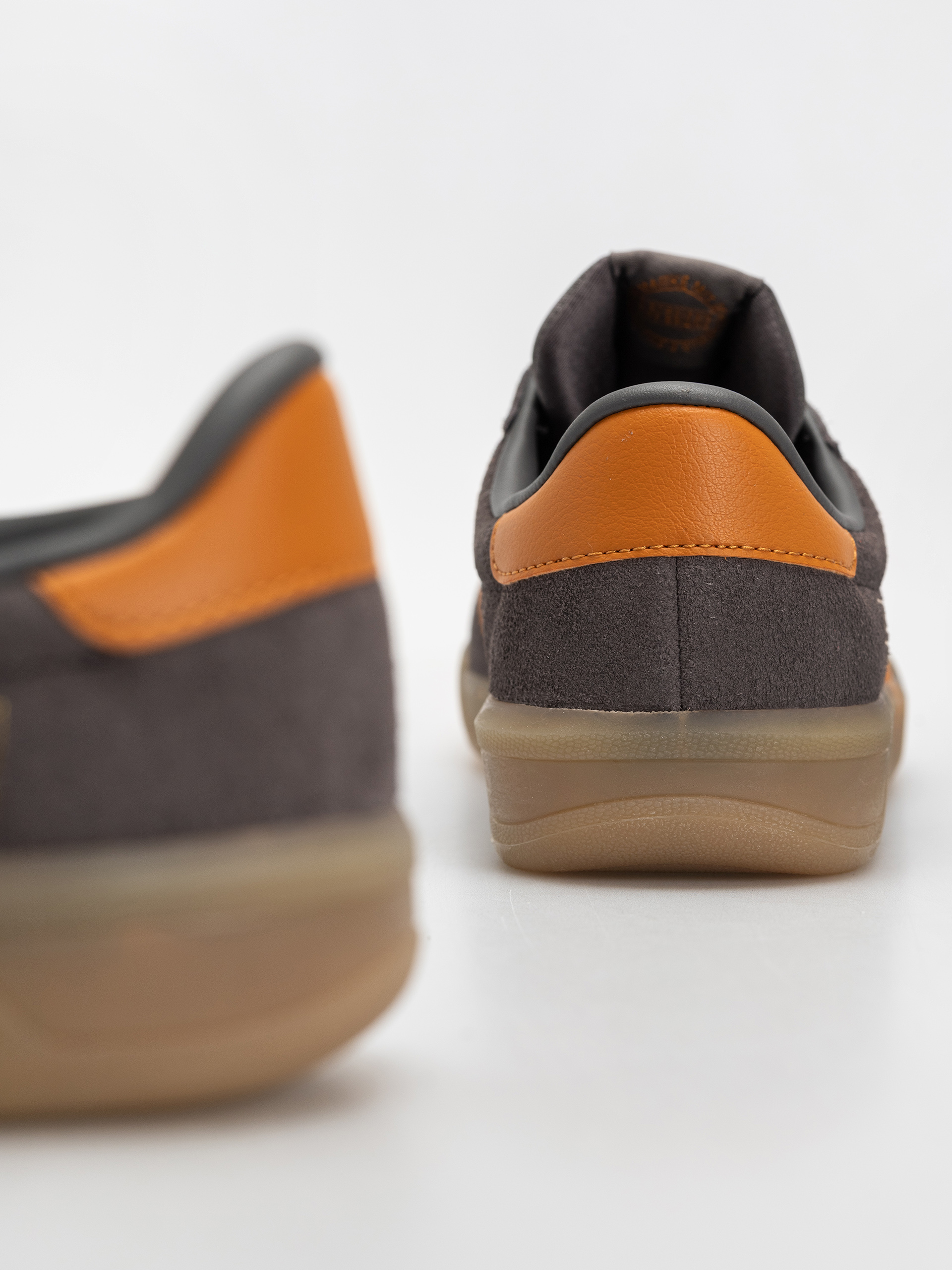 Topánky adidas Glenburn (chacoa/rusora/gum4)