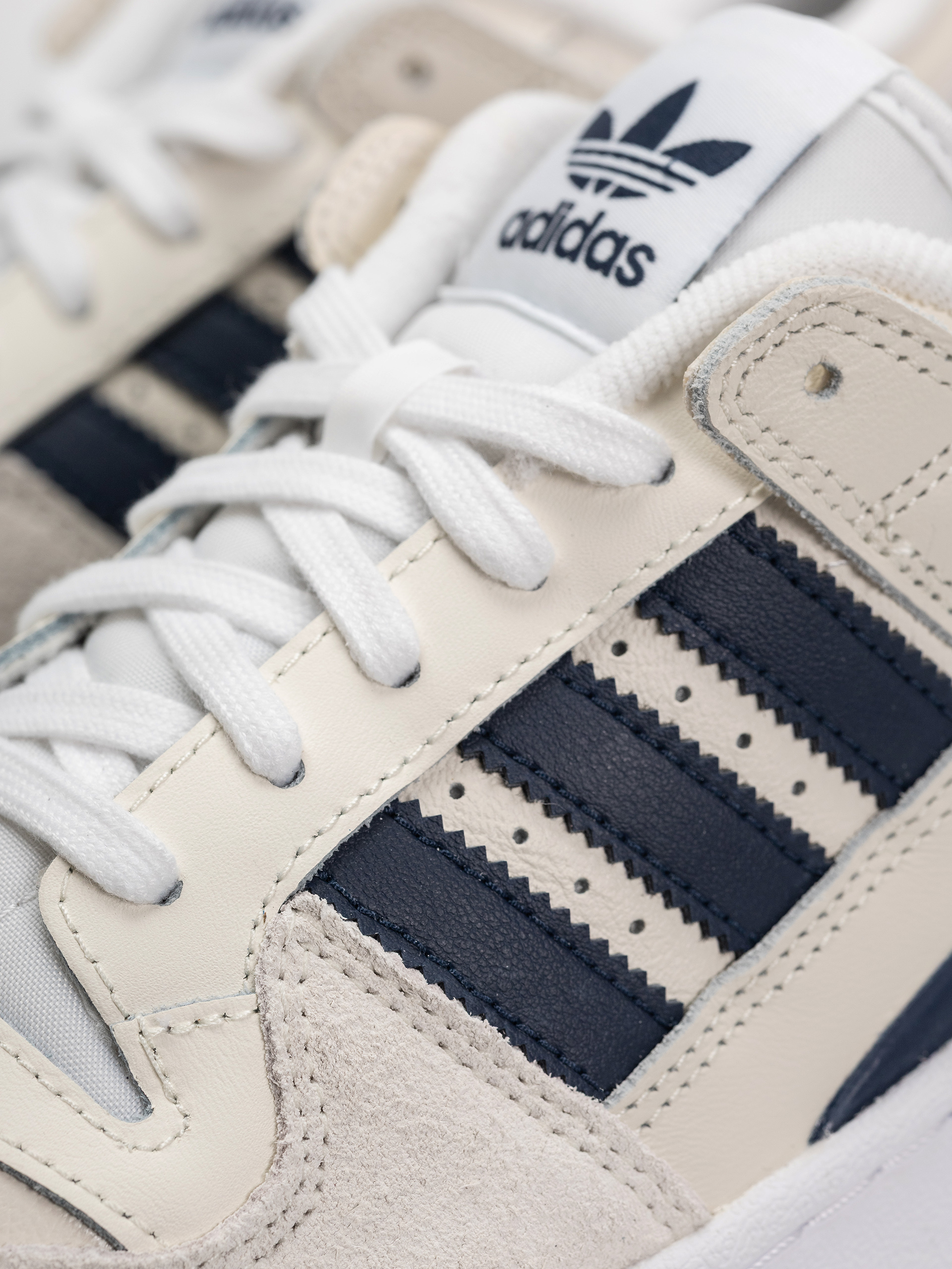 Topánky adidas Forum 84 Low Adv (cwhite/conavy/ftwwht)