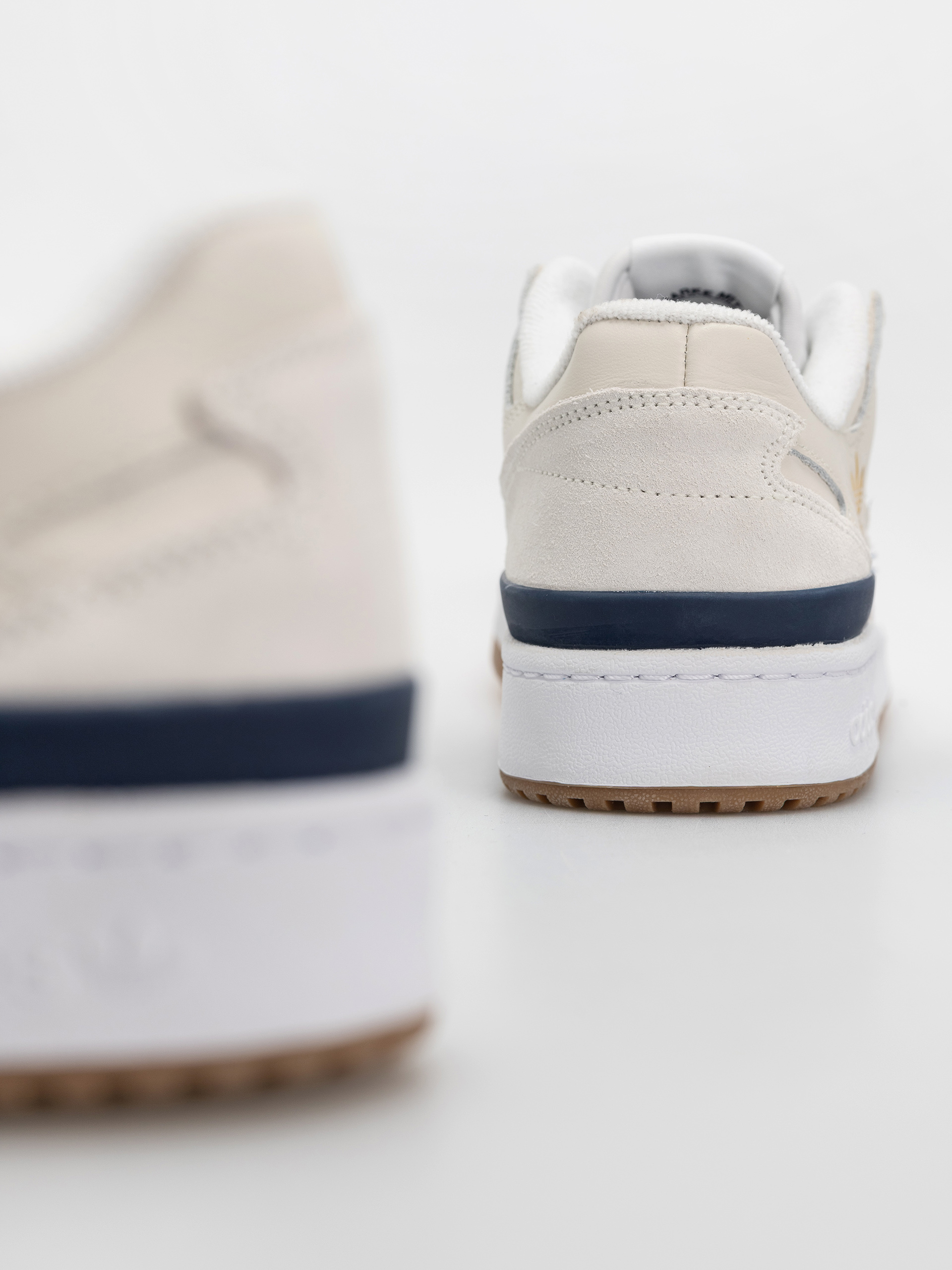 Topánky adidas Forum 84 Low Adv (cwhite/conavy/ftwwht)