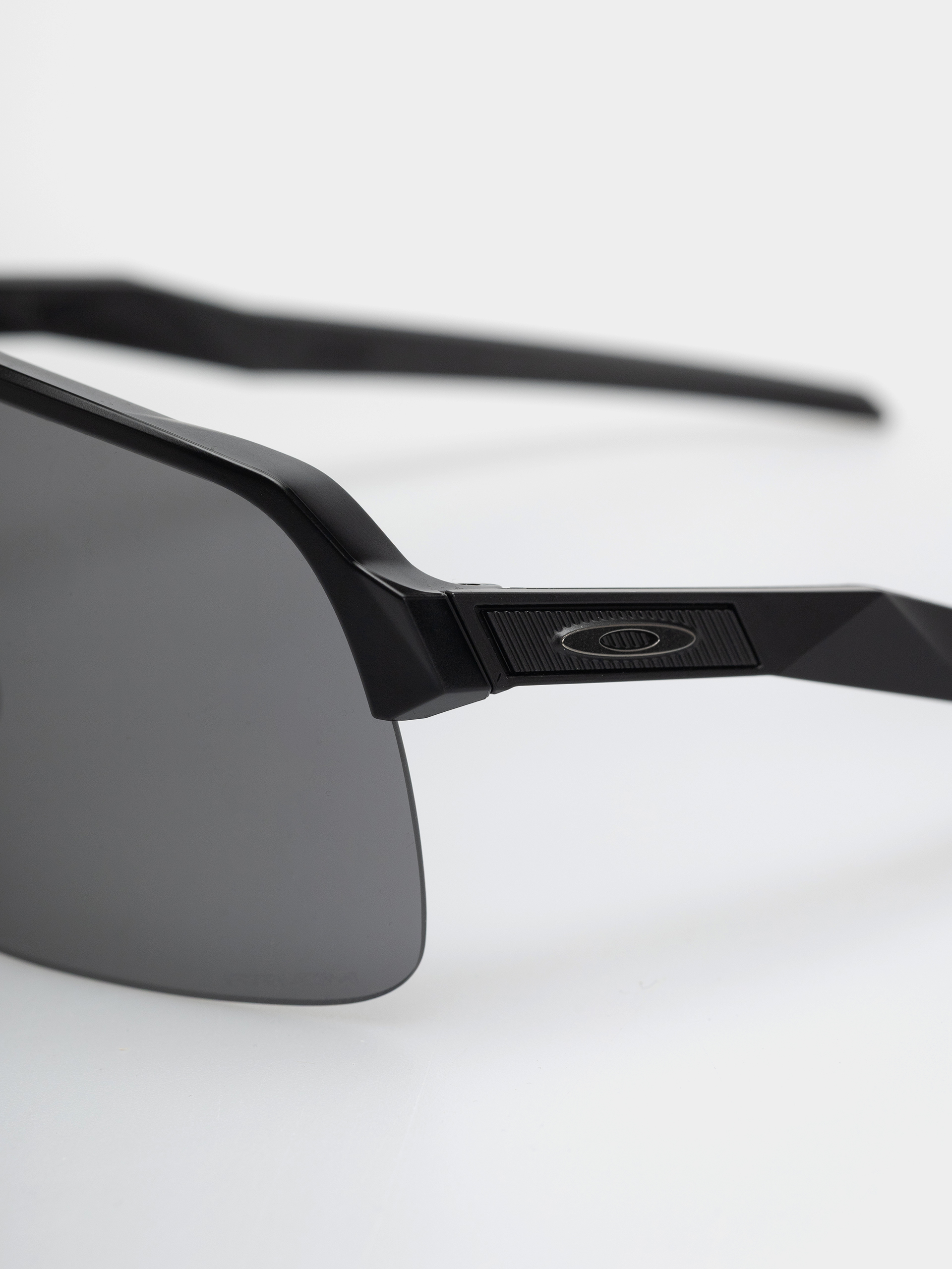 Slnečné okuliare Oakley Sutro Lite (matte black/prizm black)