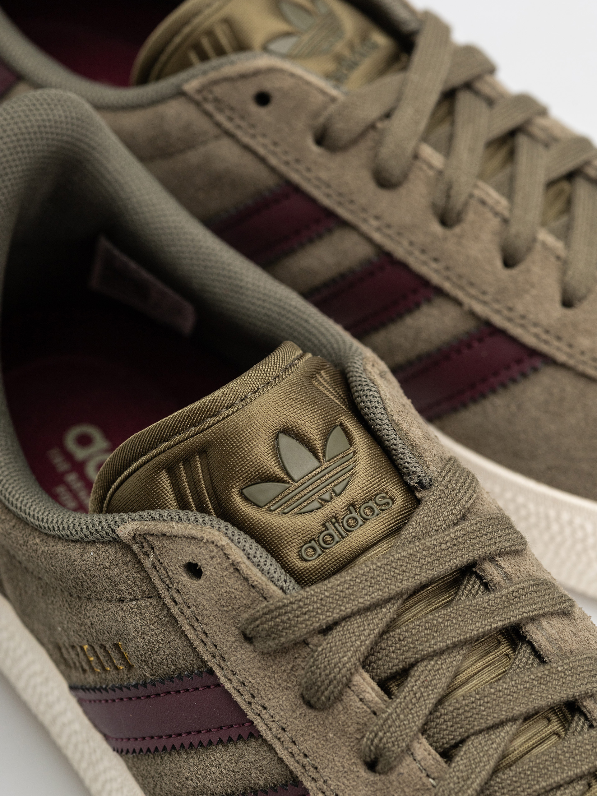 Topánky adidas Gazelle Adv (olistr/maroon/cwhite)