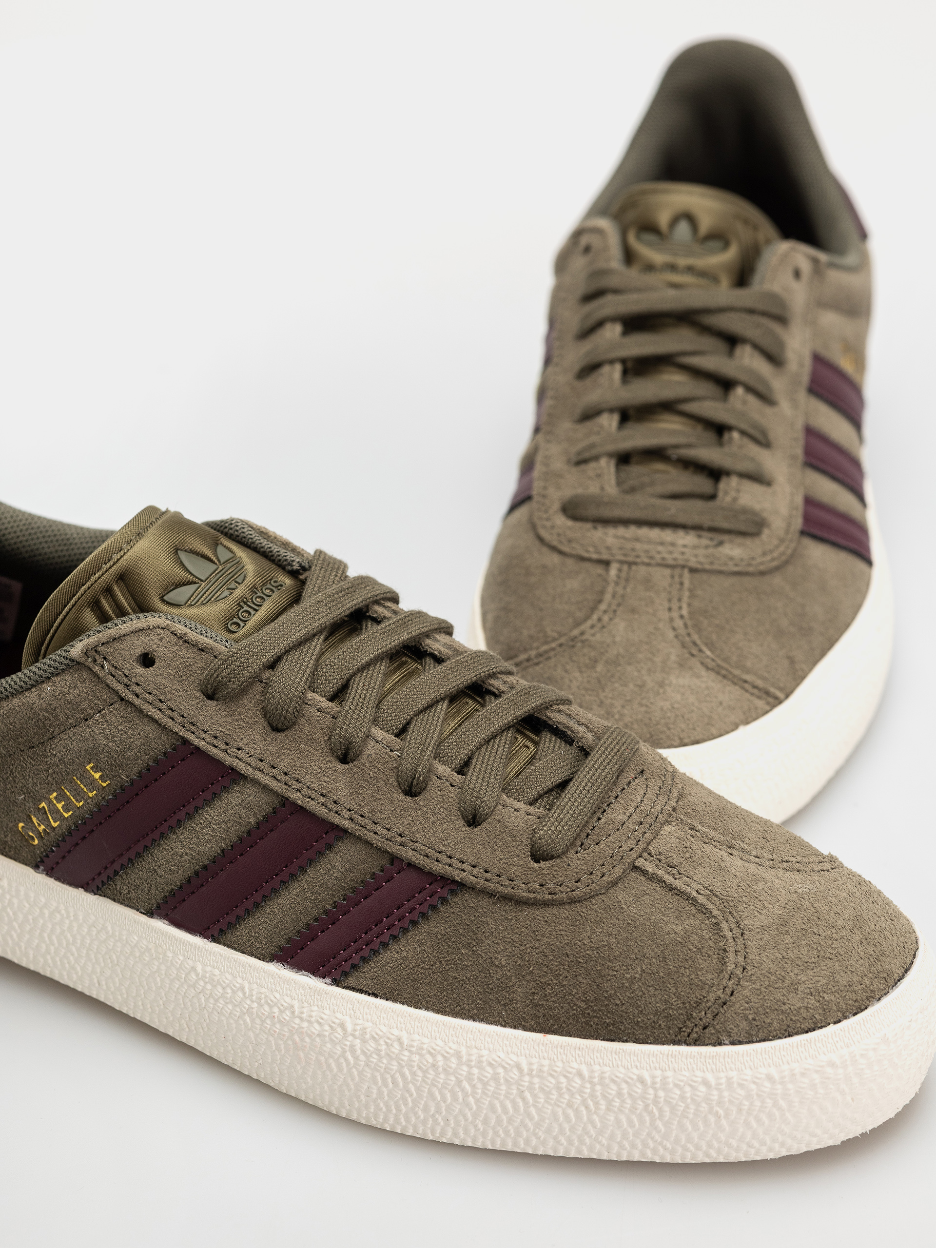 Topánky adidas Gazelle Adv (olistr/maroon/cwhite)