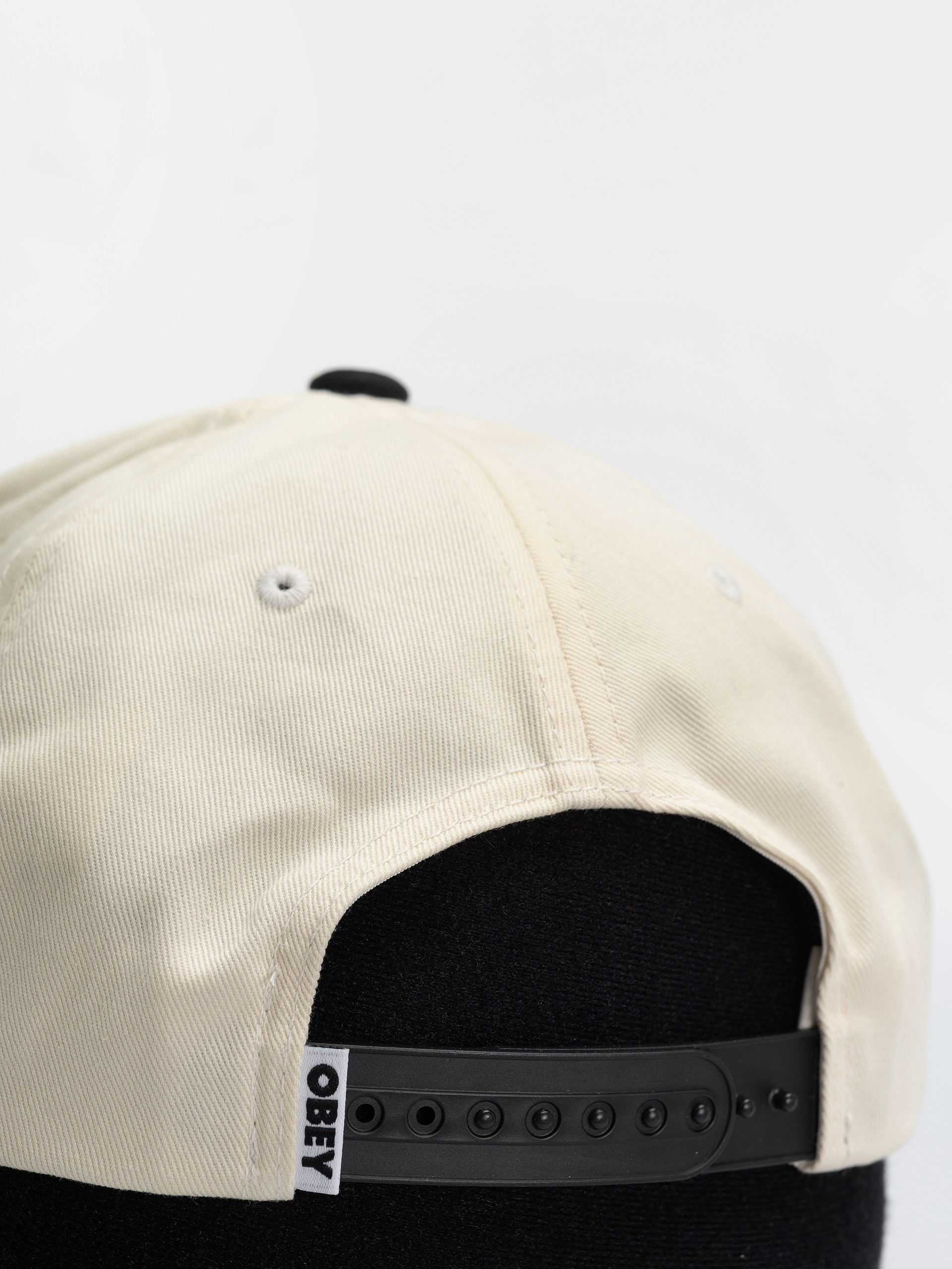 Šiltovka OBEY Design Industries (black multi)