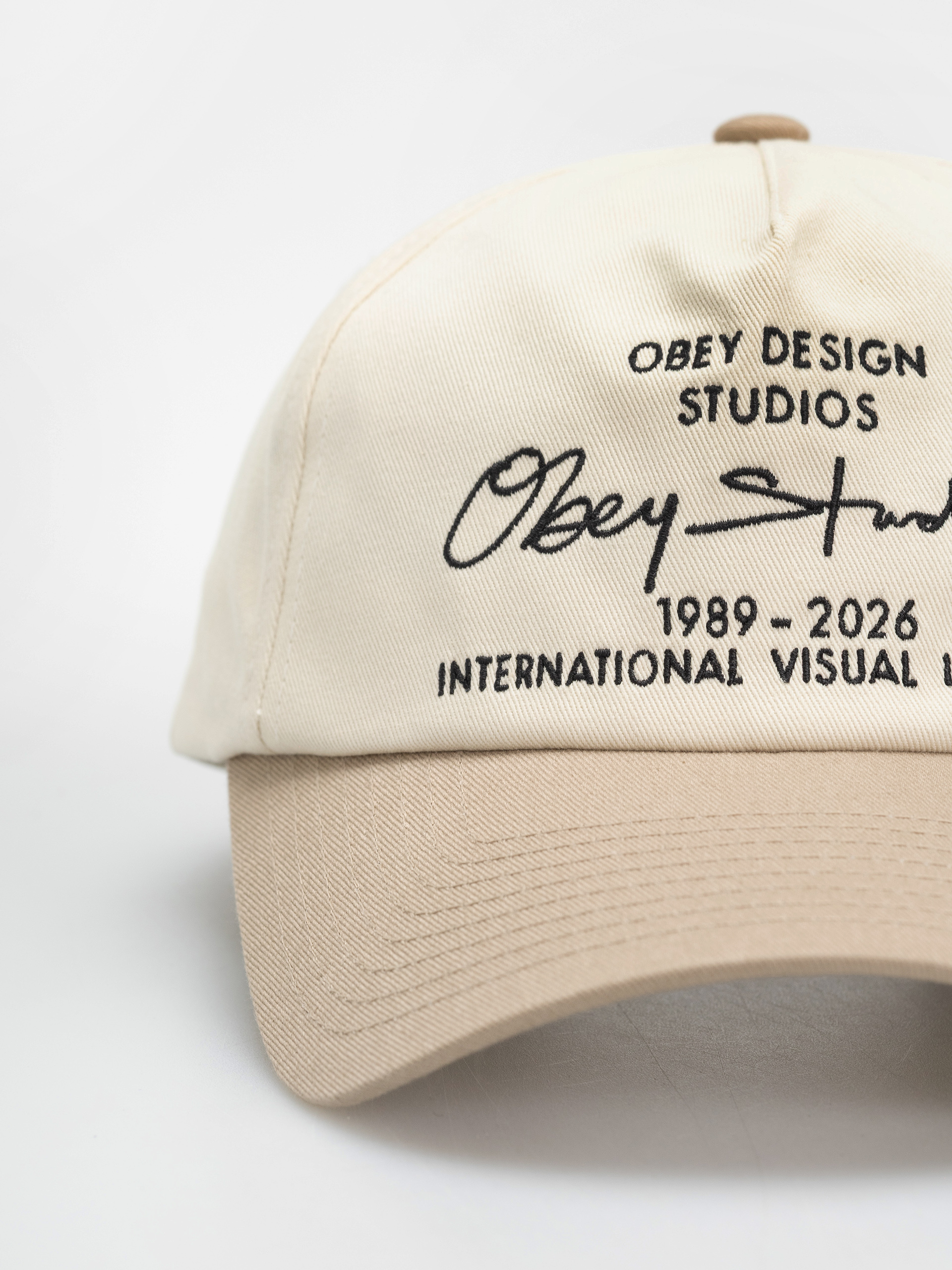 Šiltovka OBEY Design Studios 5 Panel (pale khaki multi)